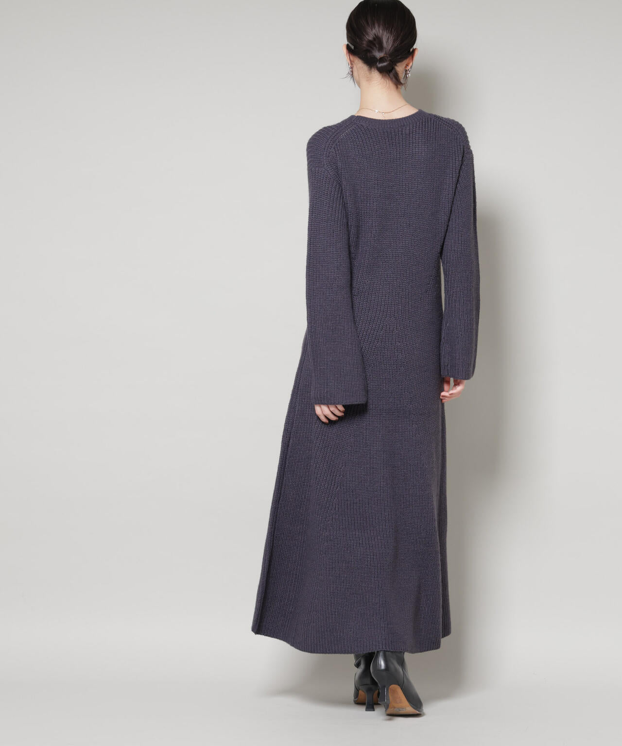 片畦フレアニットワンピース