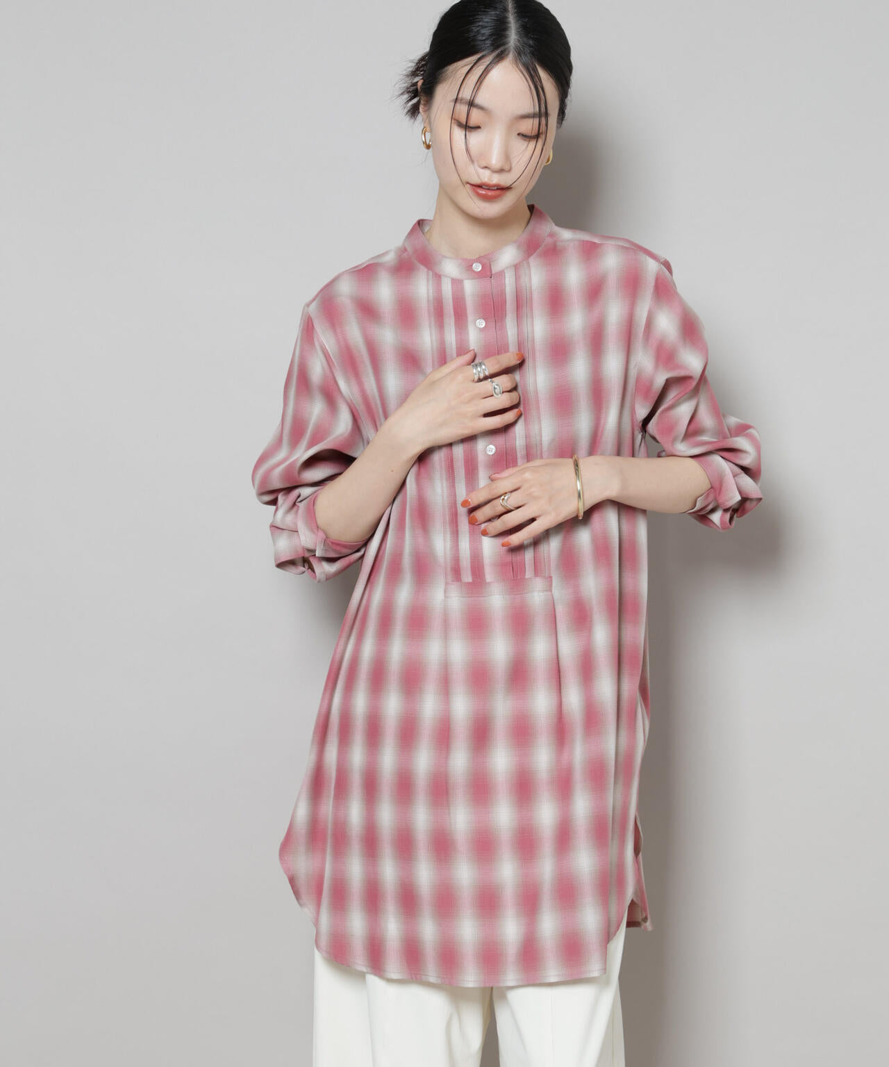 ピンタックデザインチェックプルオーバーブラウス | NANO universe