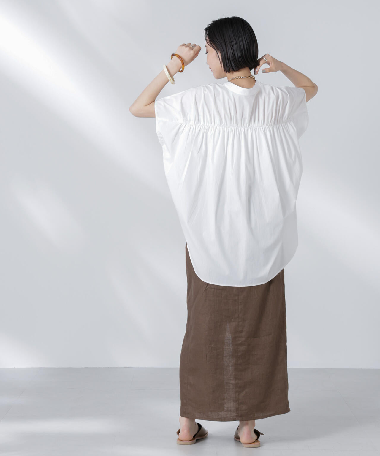 バックギャザーノースリーブブラウス