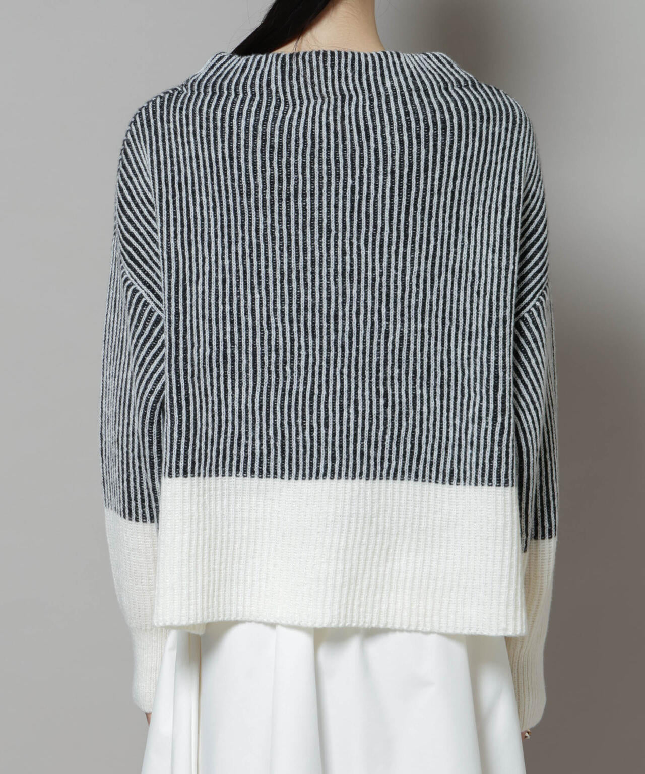 シャドーストライプニットプルオーバー