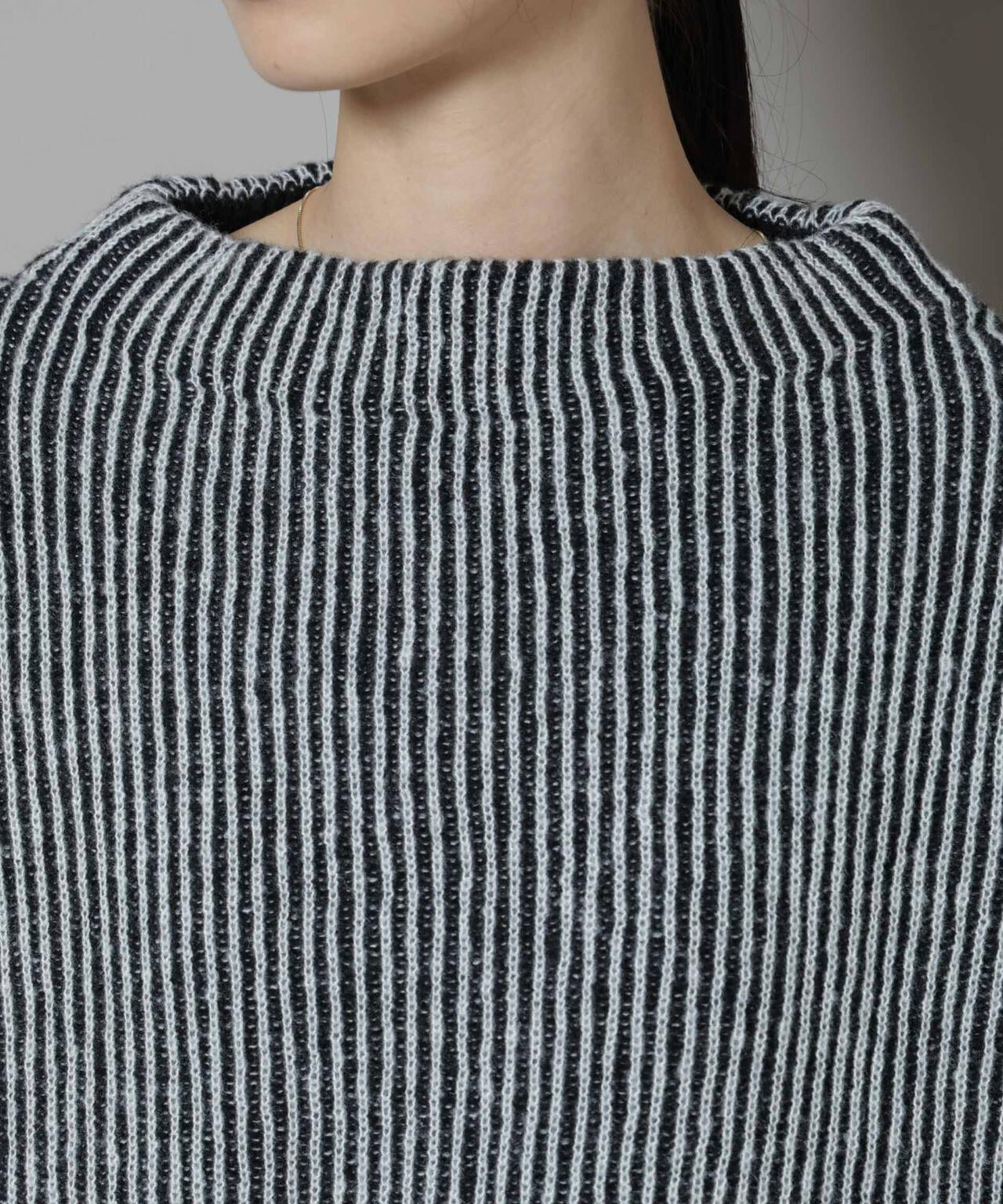 シャドーストライプニットプルオーバー