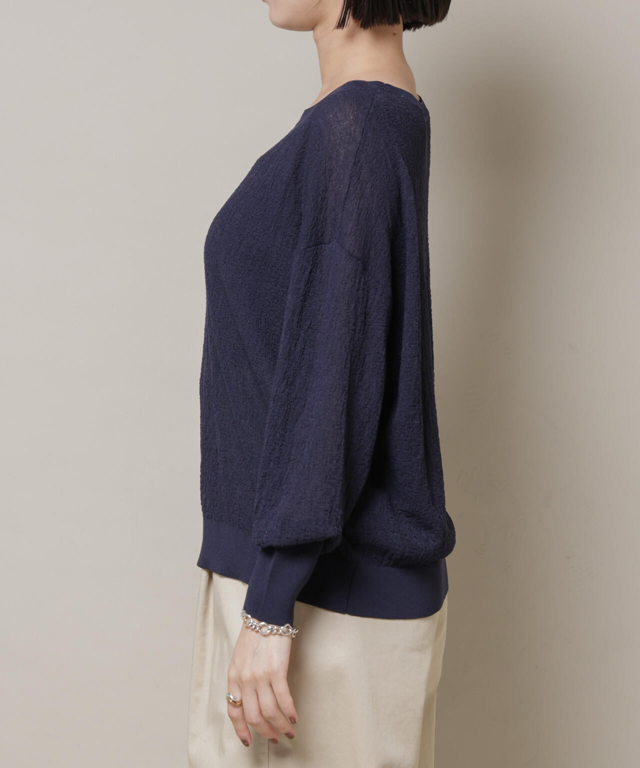 梨地ボートネックワイドシルエットニット