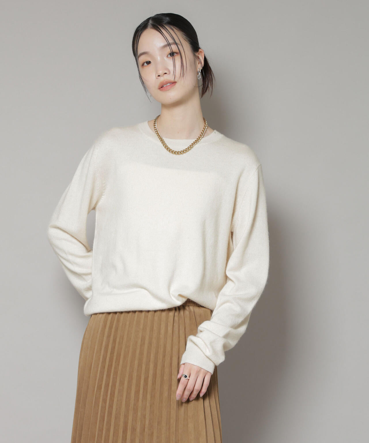 新品未使用 ナノユニバース カシミヤシルク クルーネック ニット アイボリー クルーネックカシミヤ混ニットプルオーバー | NANO universe（ナノ