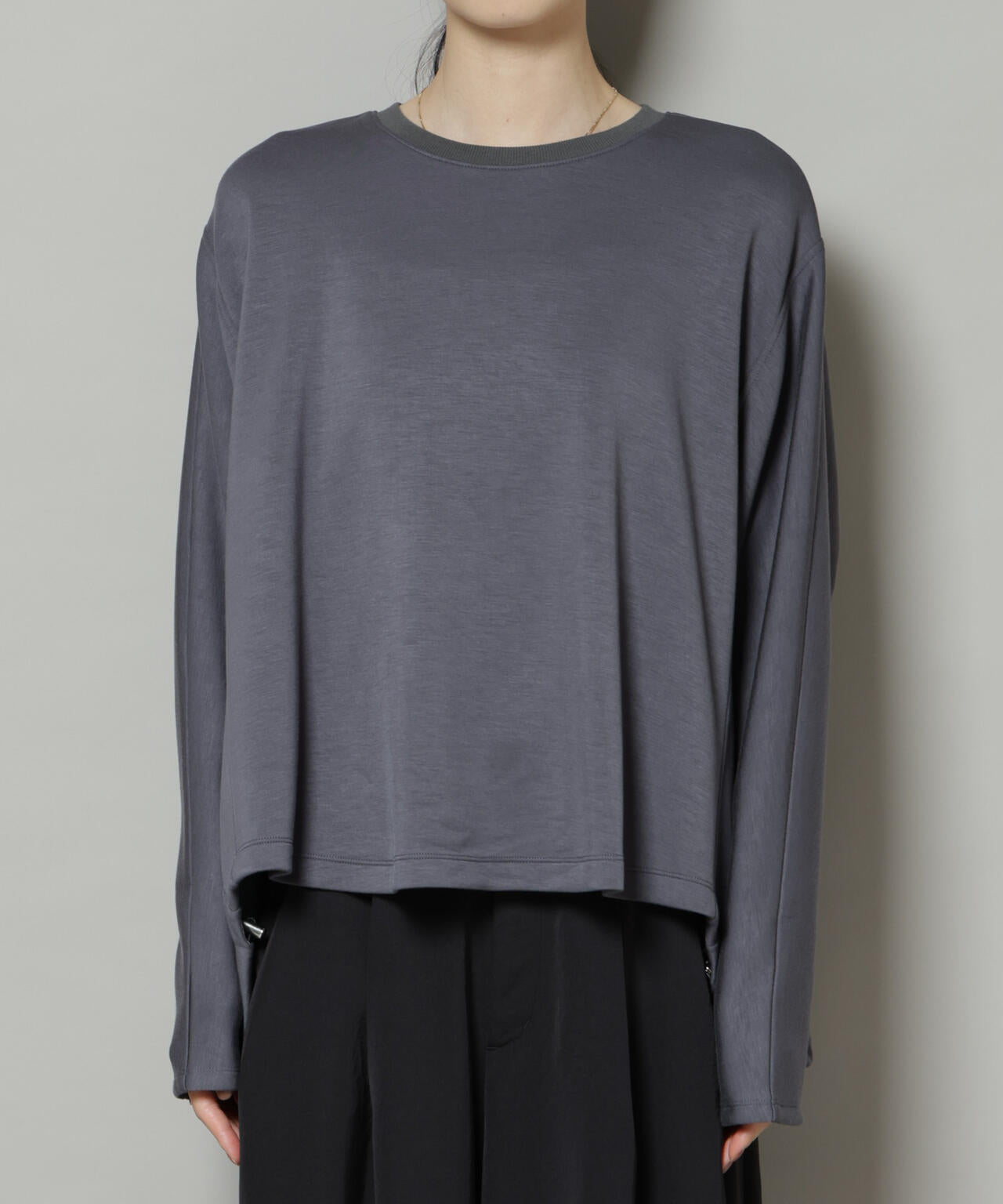 ドルマンスリーブバックドロストヘムカットプルオーバー