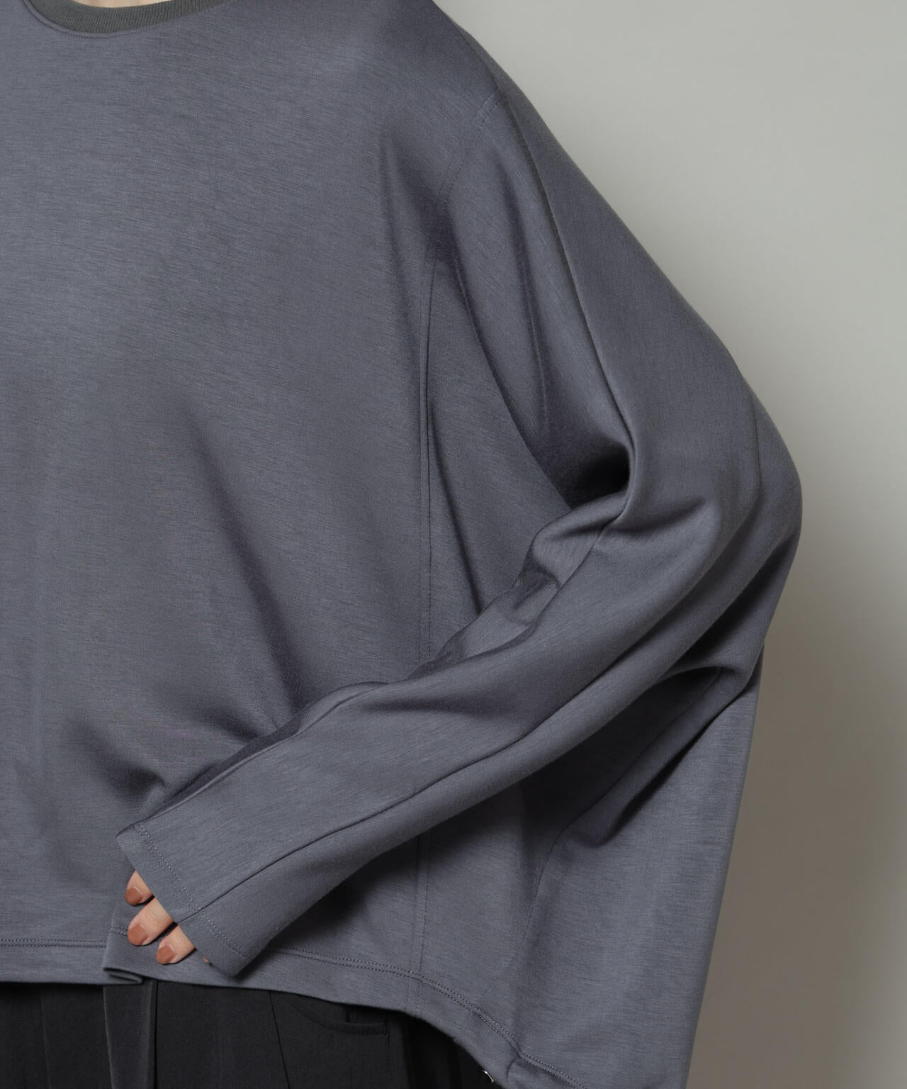 ドルマンスリーブバックドロストヘムカットプルオーバー