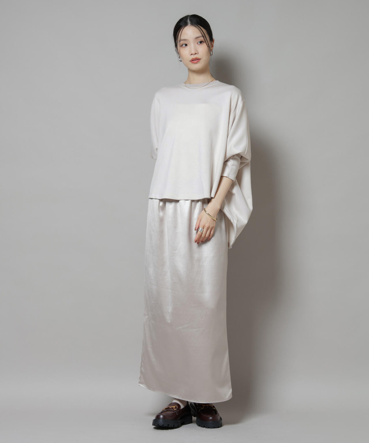 ドルマンスリーブバックドロストヘムカットプルオーバー