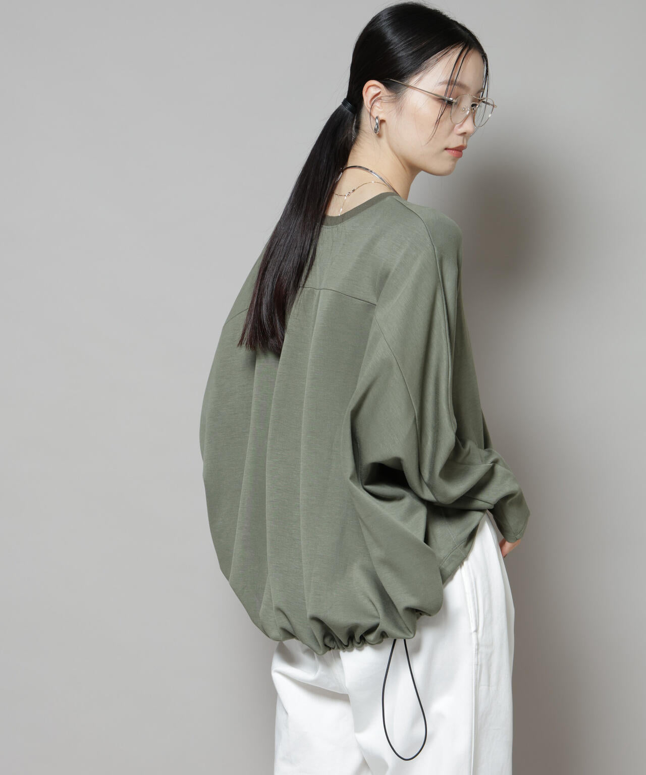ドルマンスリーブバックドロストヘムカットプルオーバー