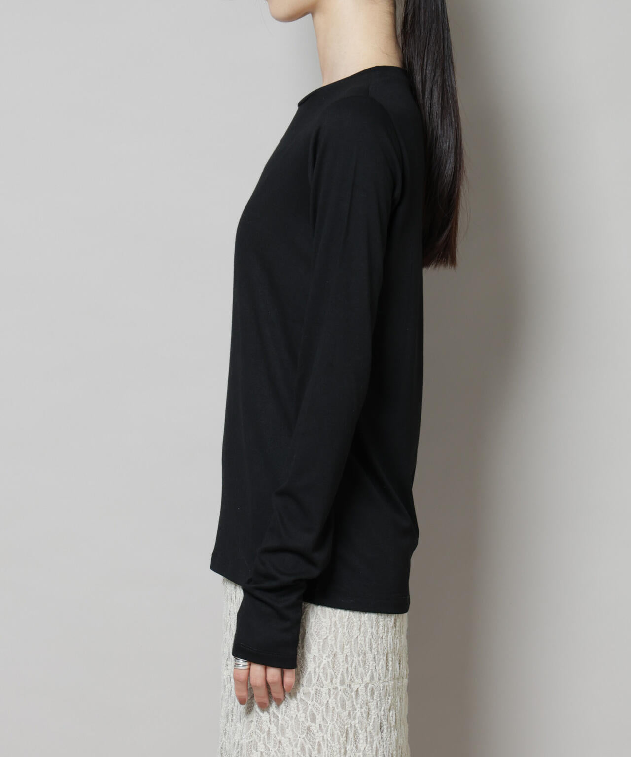 吸湿発熱クルーネックロングスリーブTシャツ