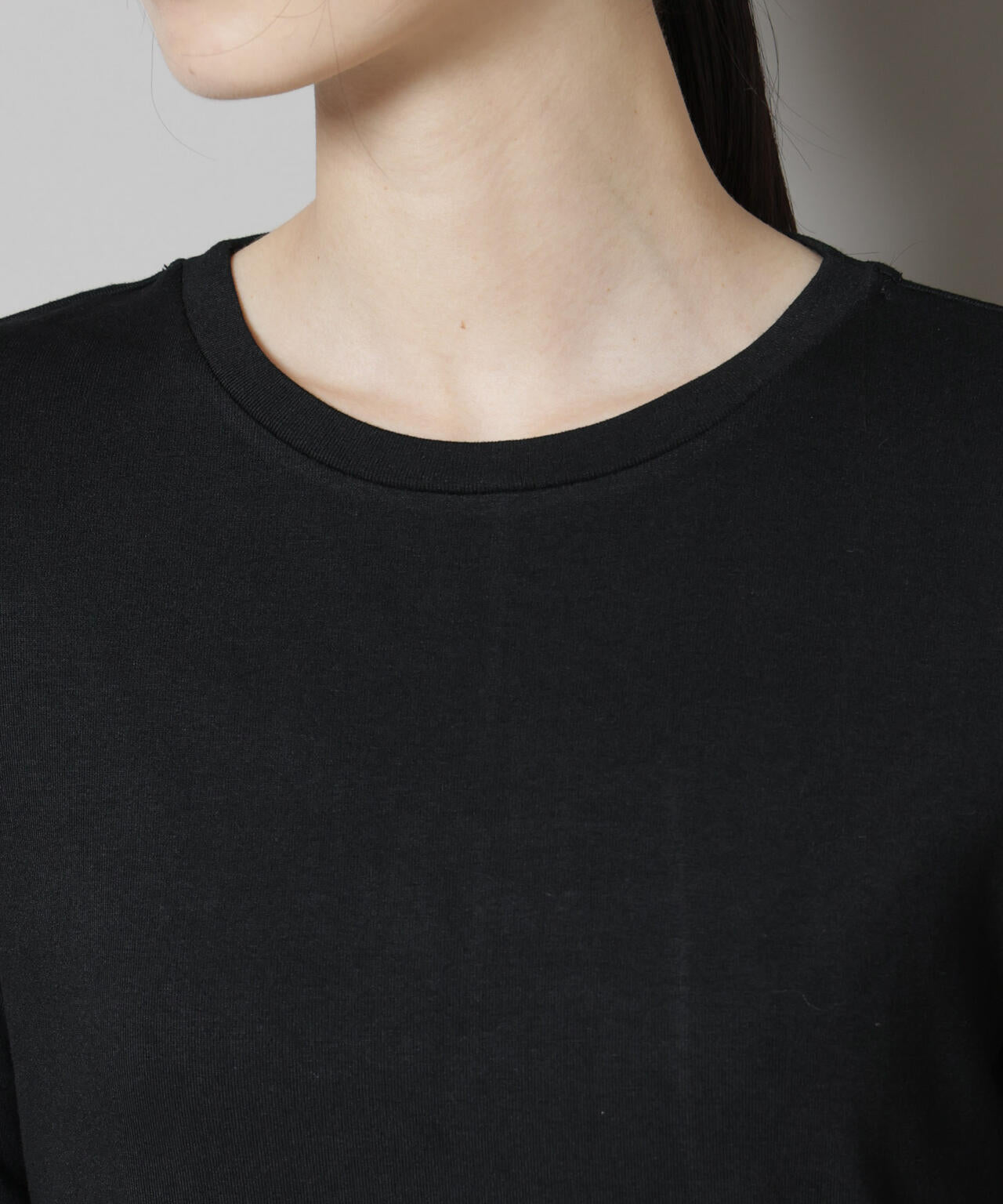 吸湿発熱クルーネックロングスリーブTシャツ