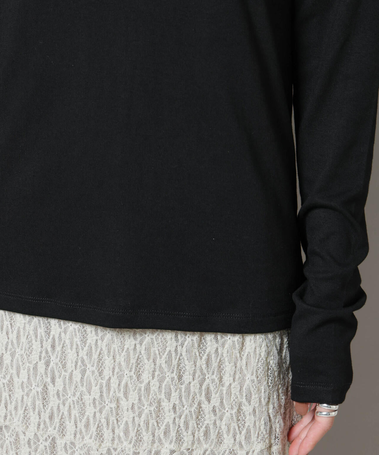 吸湿発熱クルーネックロングスリーブTシャツ