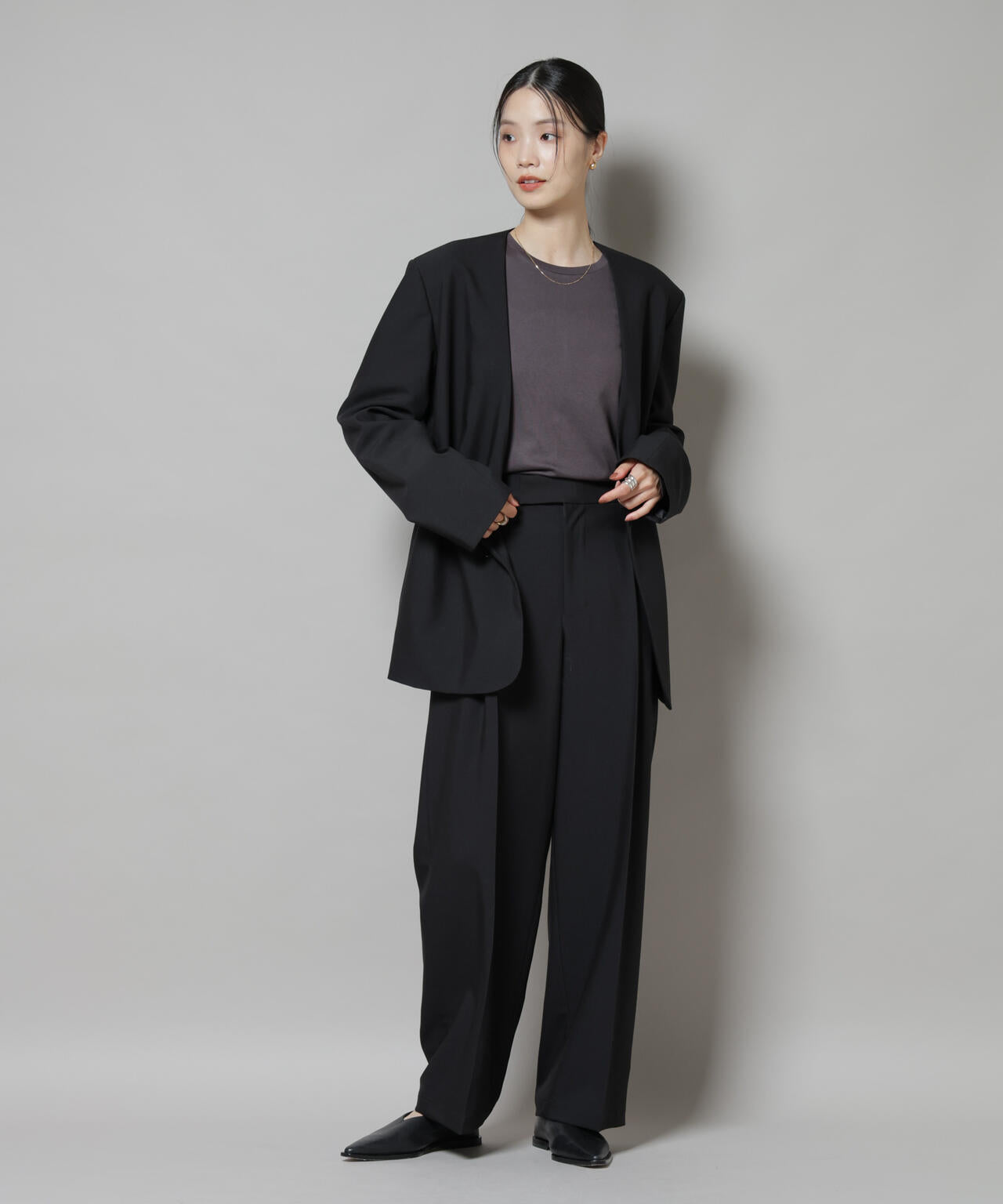 吸湿発熱クルーネックロングスリーブTシャツ