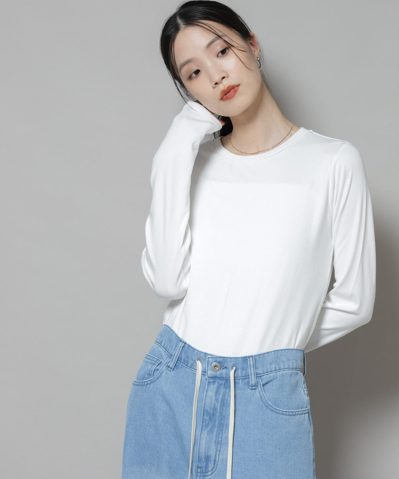 吸湿発熱クルーネックロングスリーブTシャツ