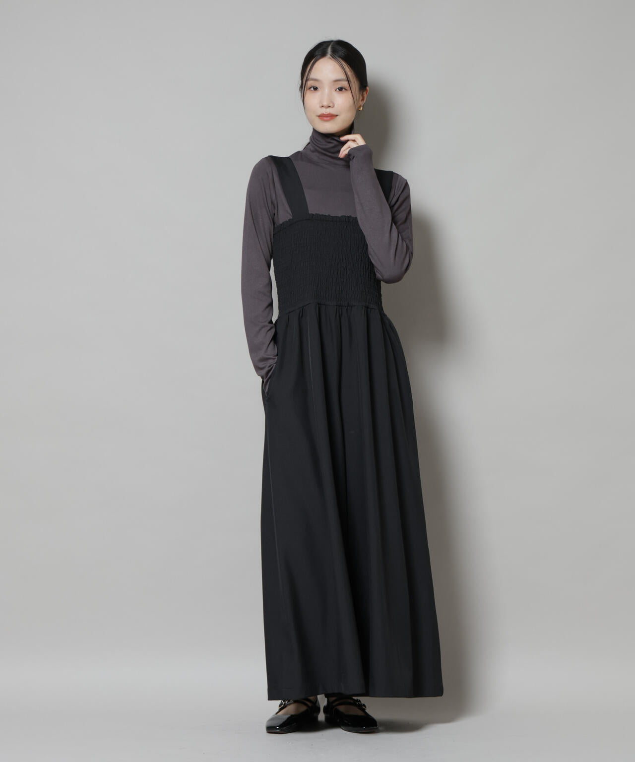 吸湿発熱タートルネックカットトップス