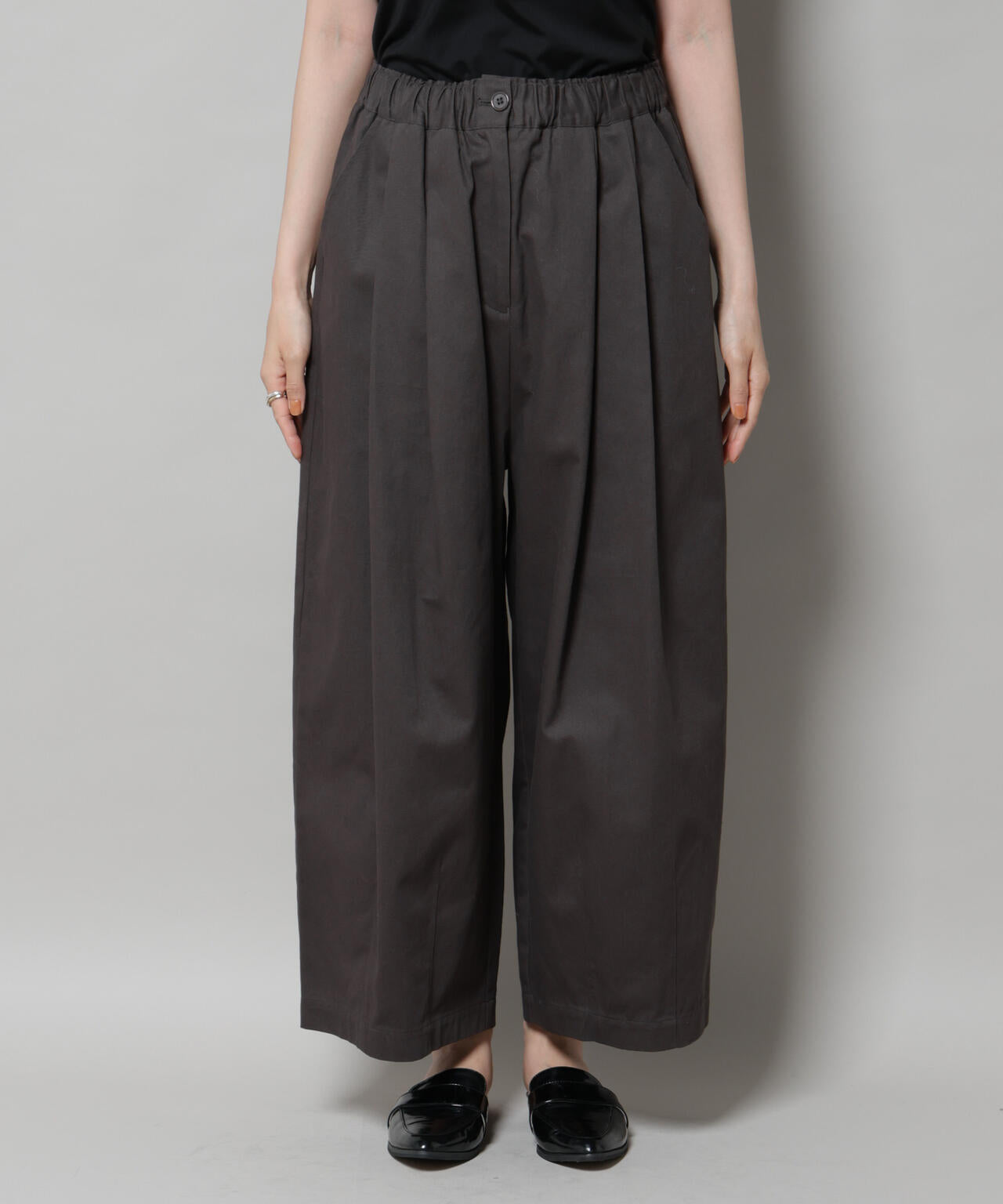 タックコクーンチノパンツ | NANO universe（ナノ・ユニバース