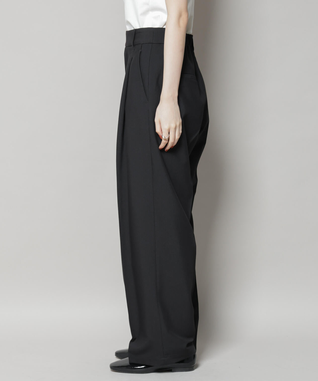 ワンタックセンタープレスストレートパンツ(セットアップ可)