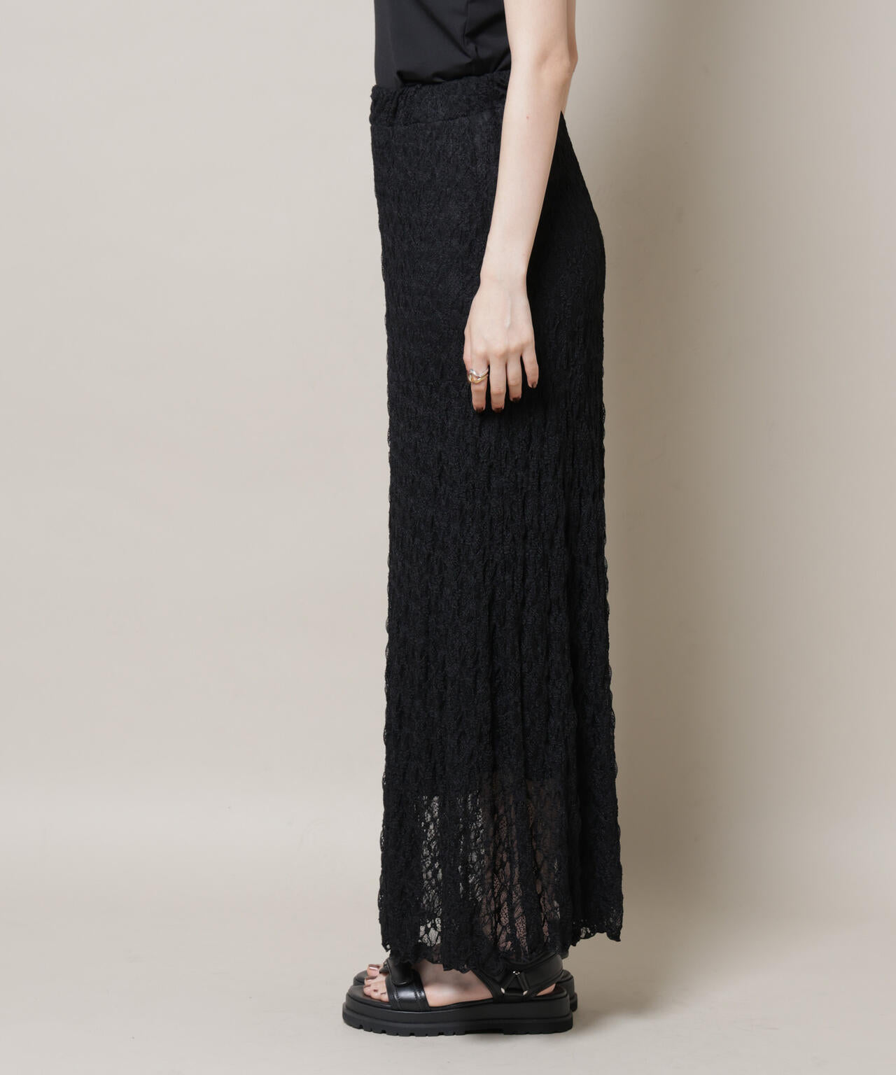 【美品】ナノユニバース　フレアスカート（裏地あり）　ブラック カットジョーゼットフレアスカート（セットアップ可） | NANO