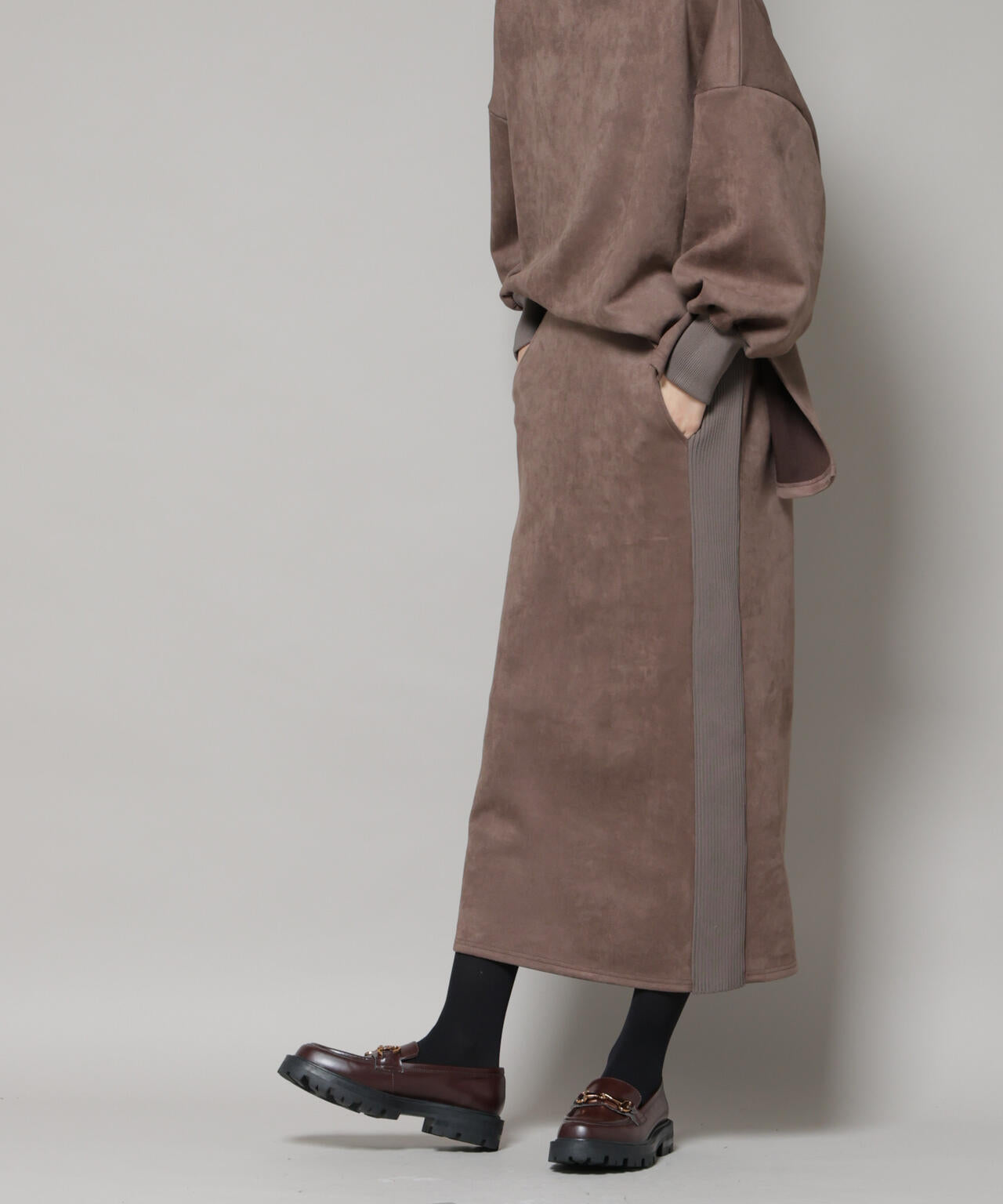 ヨシノリ トレーナーズカード ホロ仕様 sosotto｜裾切替 タック スカート 42512827-rf - Piu di aranciato