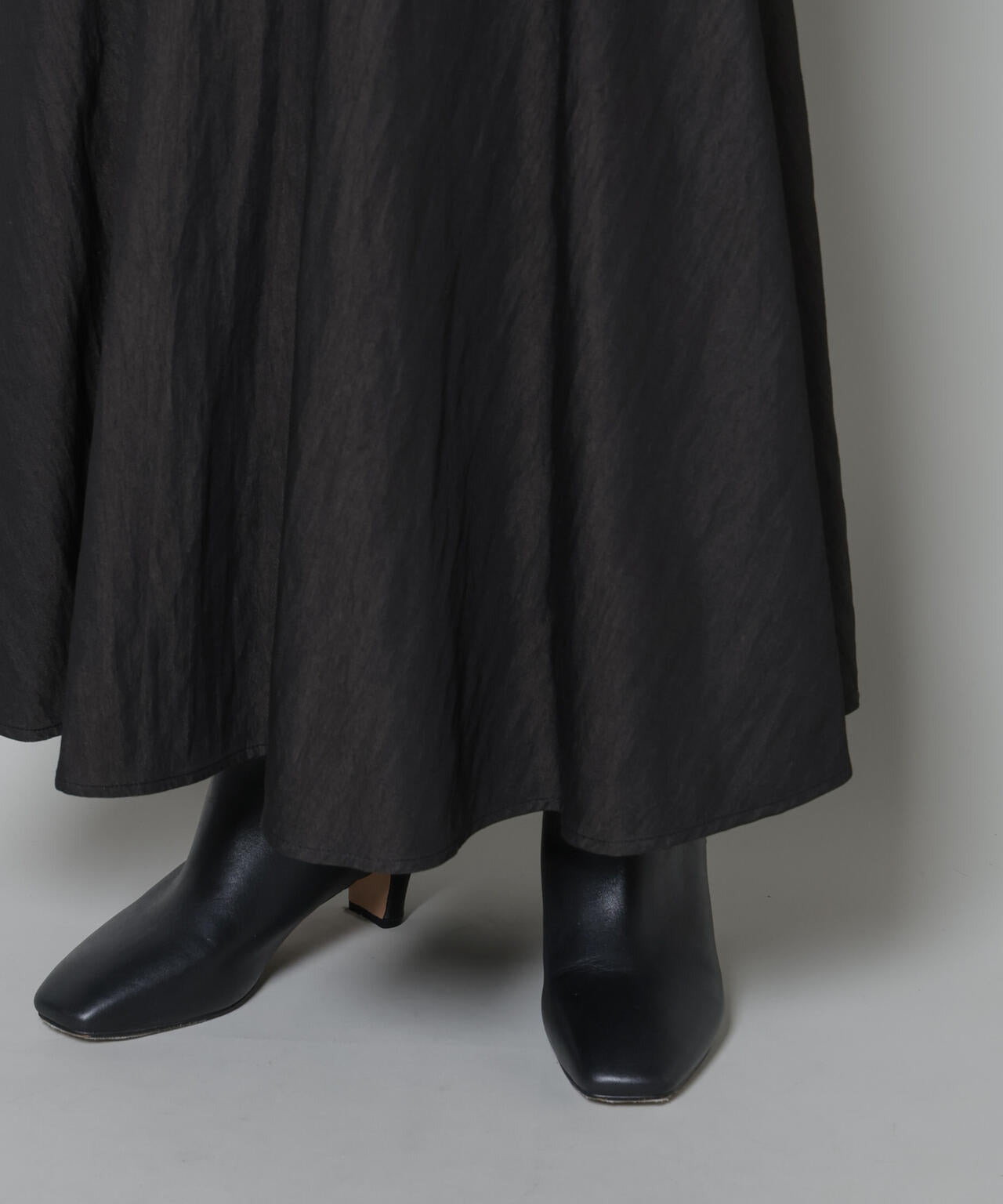 切り替え裾フレアスカート