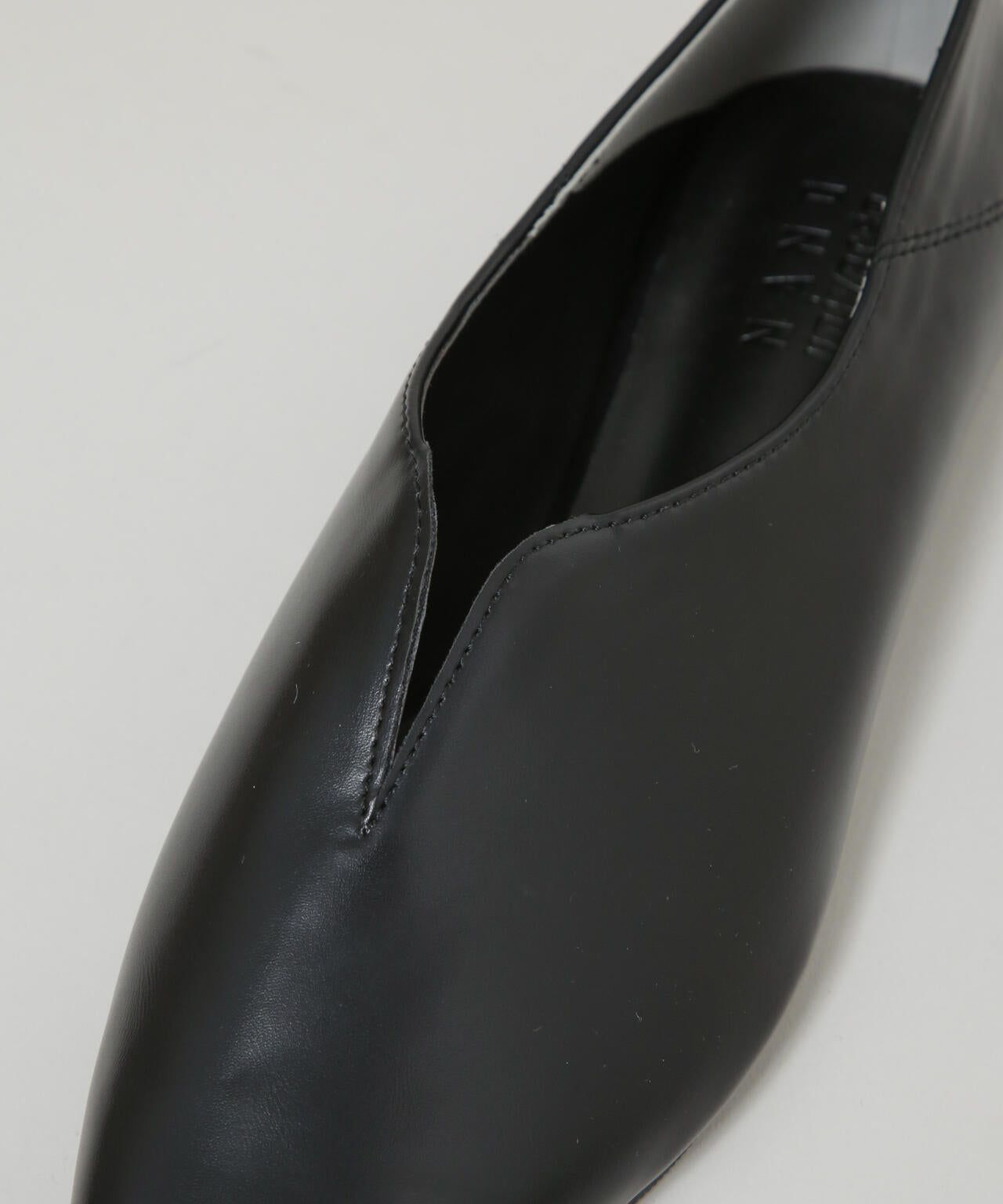 Vカット2wayフラットシューズ