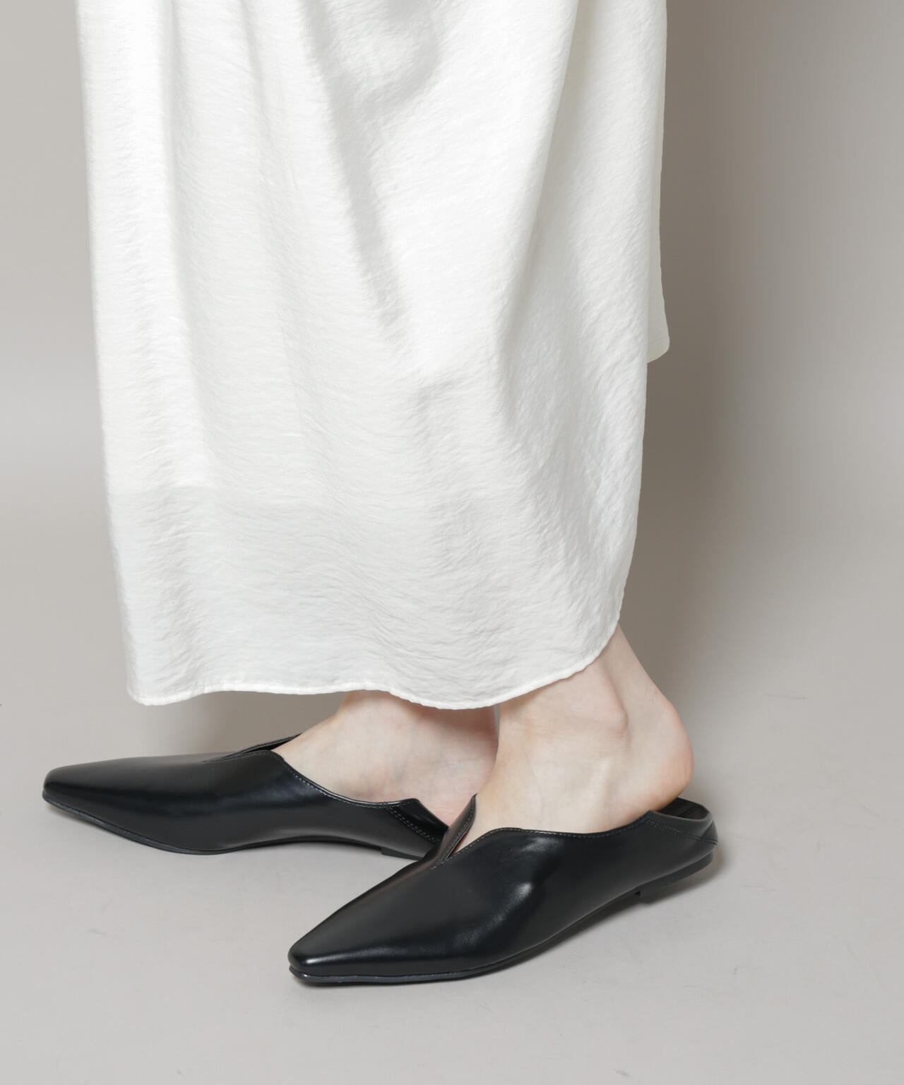 Vカット2wayフラットシューズ