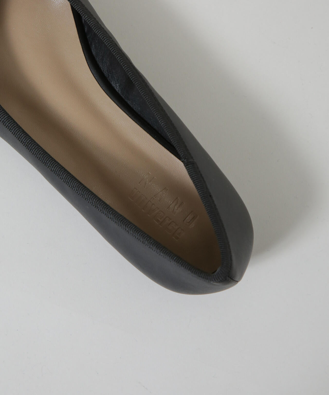 ポインテッドトゥリボンフラットパンプス