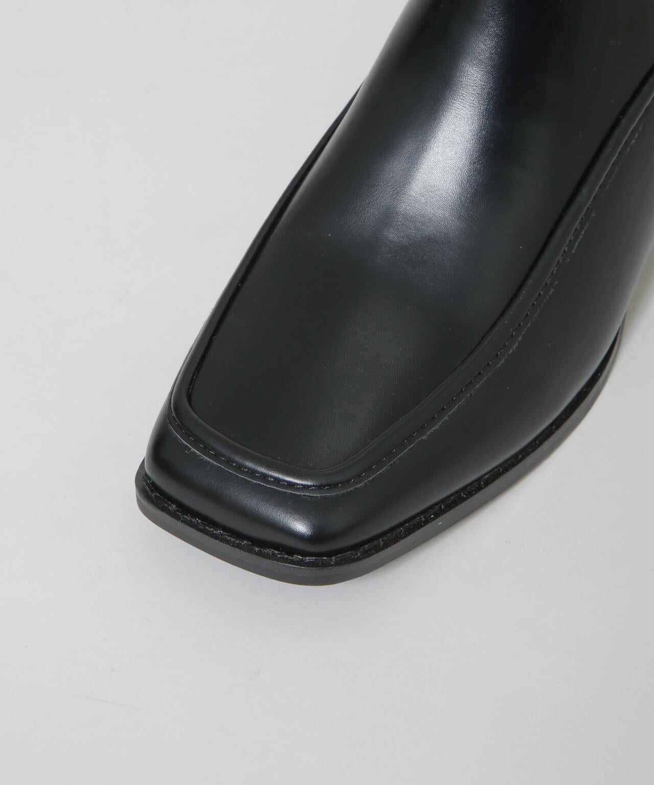 スクエアトゥミドルブーツ