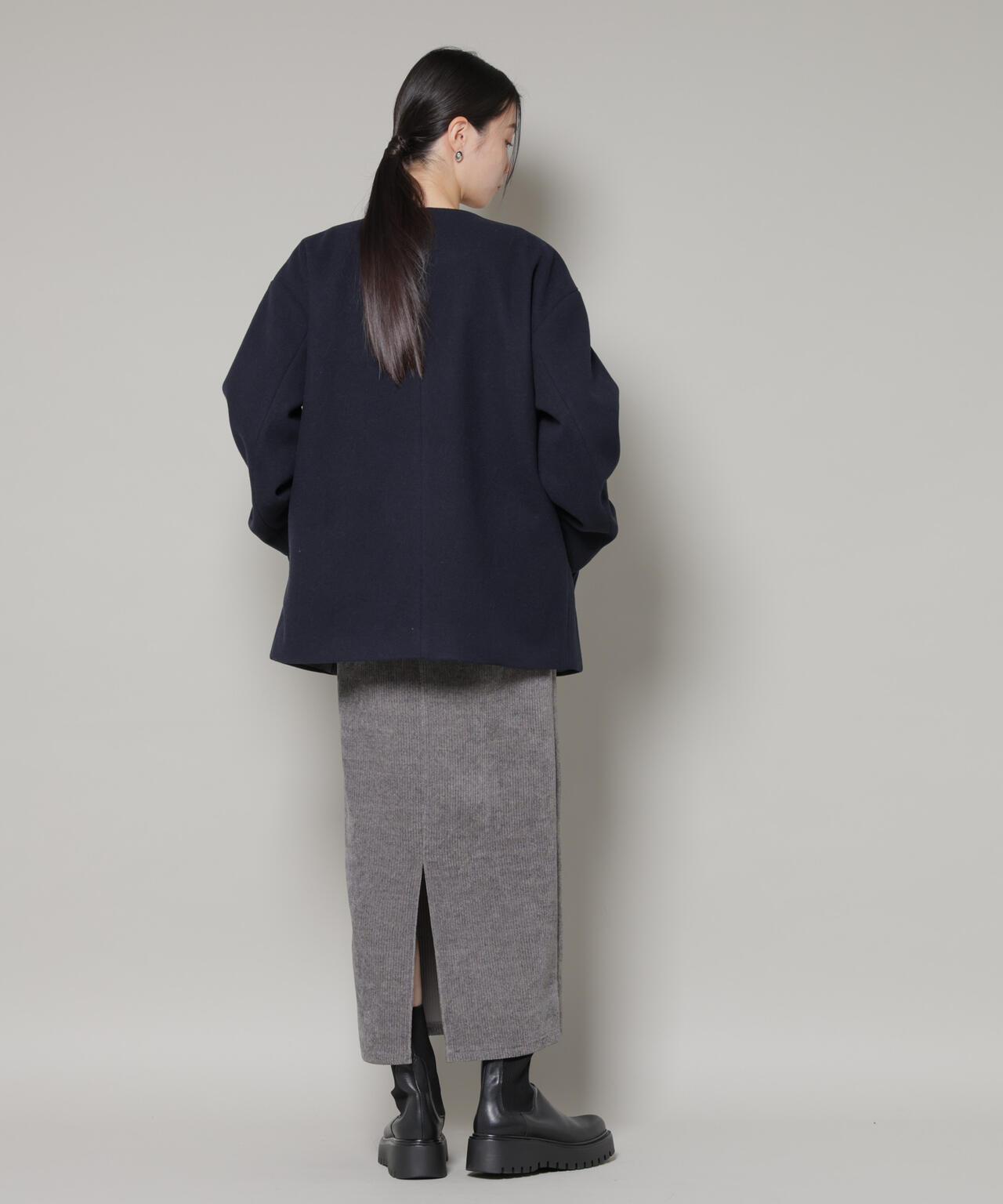 ノーカラーミドルコート