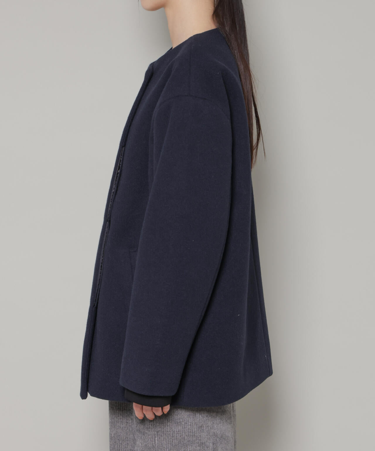 ノーカラーミドルコート