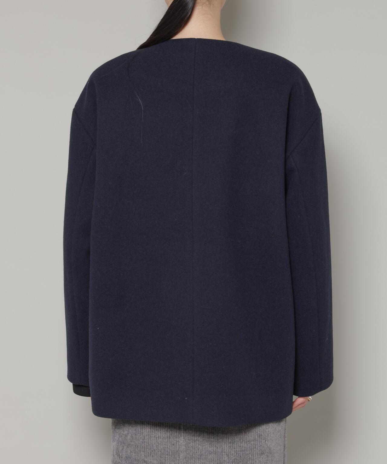 ノーカラーミドルコート