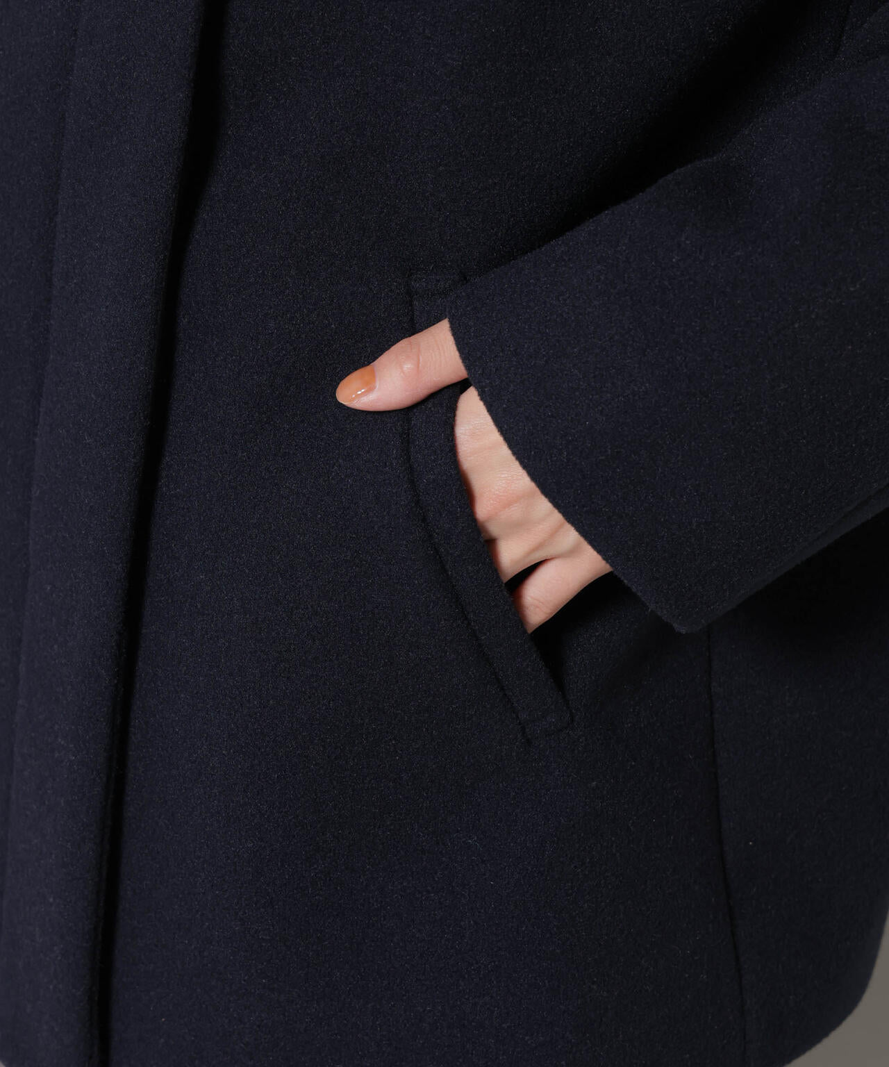 ノーカラーミドルコート