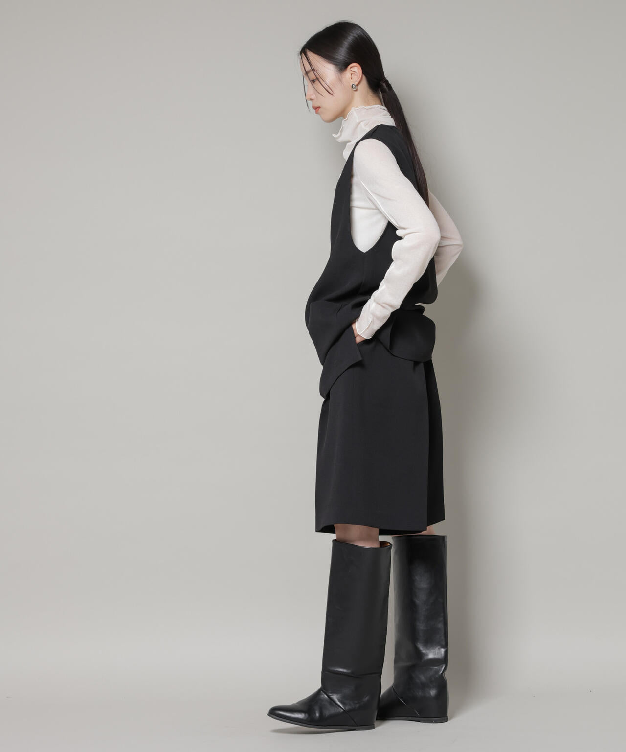 Vネックベスト×ハーフパンツ セットアップ