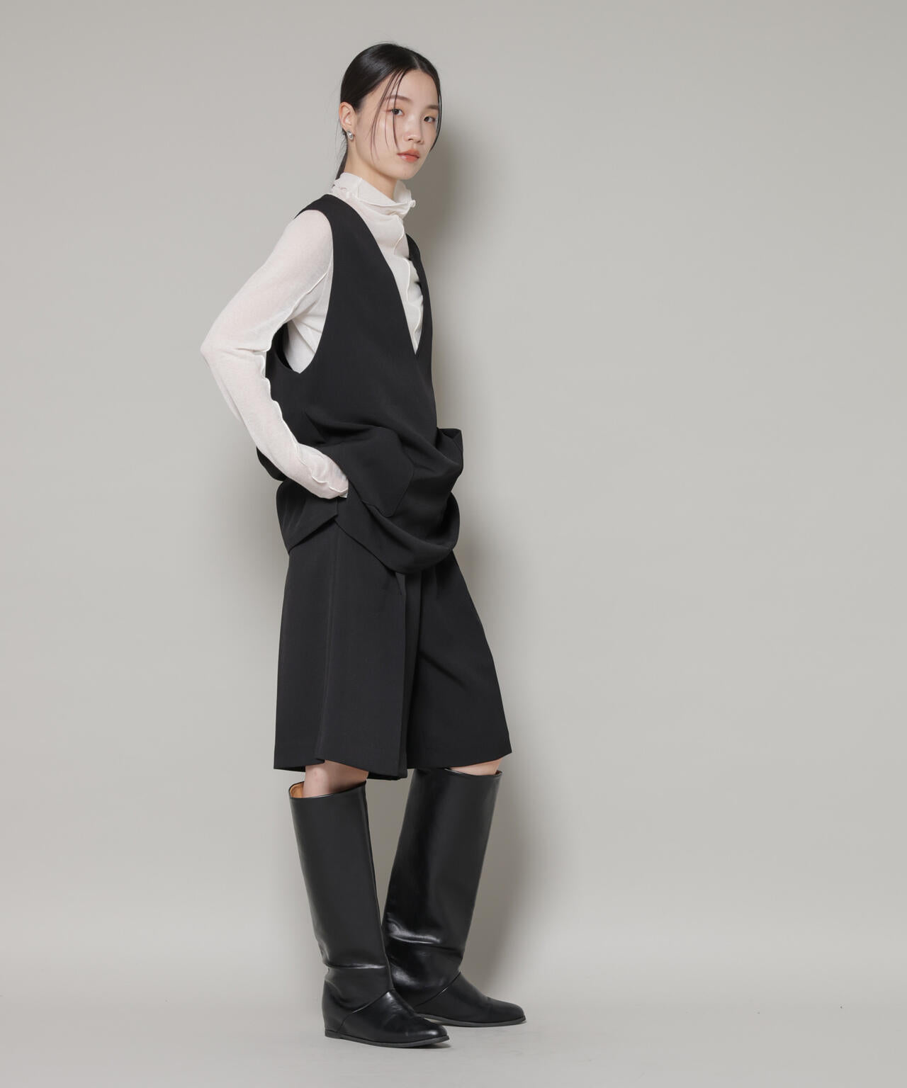 Vネックベスト×ハーフパンツ セットアップ