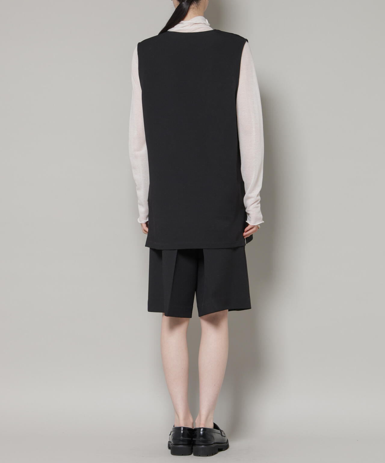 Vネックベスト×ハーフパンツ セットアップ
