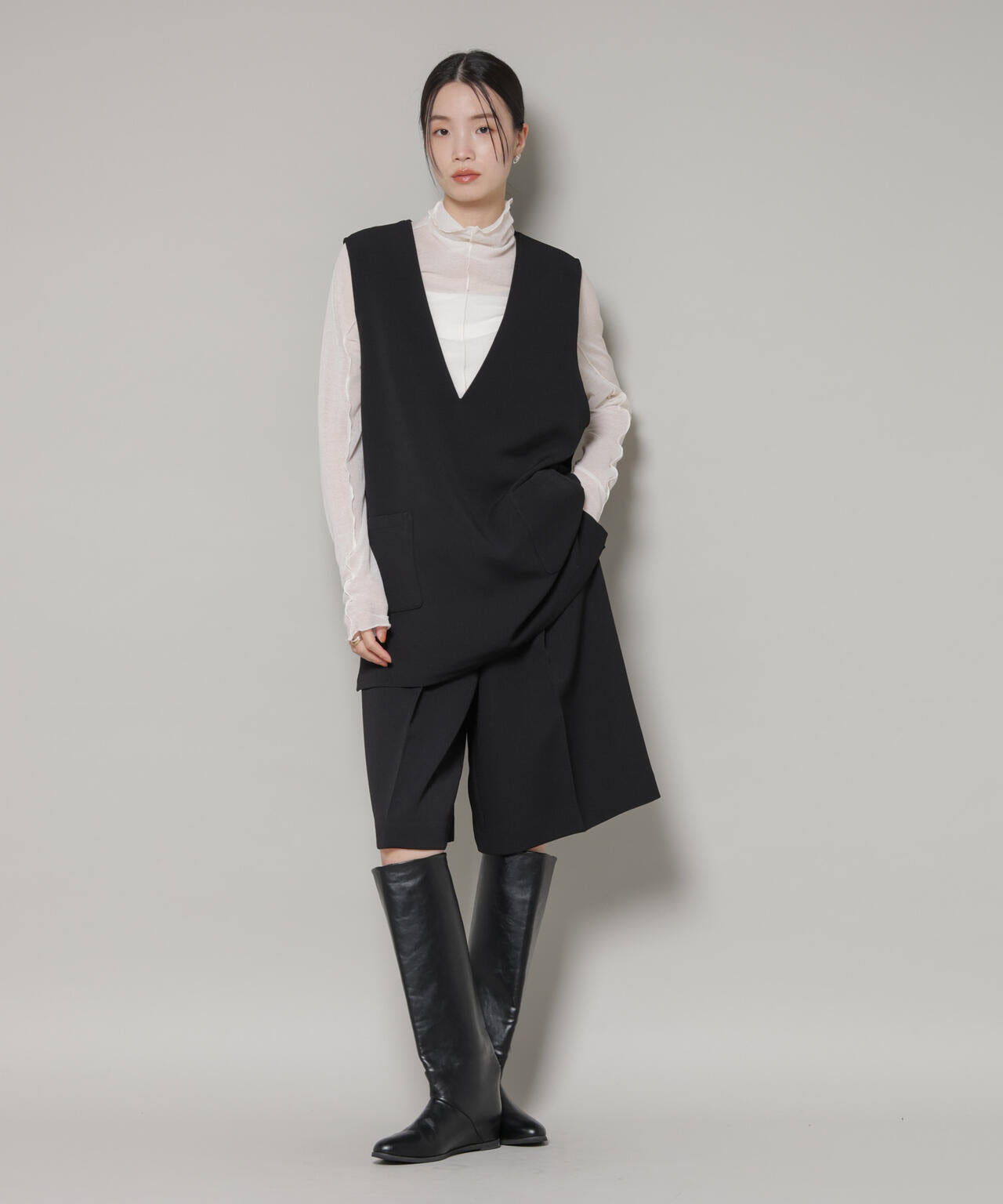 Vネックベスト×ハーフパンツ セットアップ