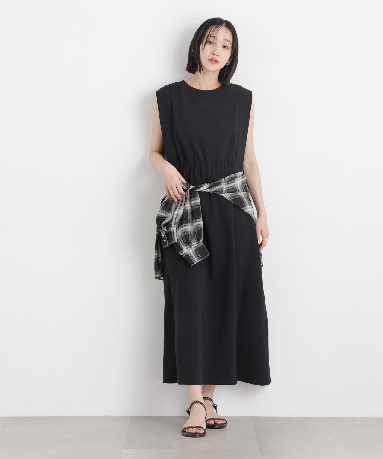 身長165　B:80 W:59 / H:85 / S:23.5 着用サイズ：F