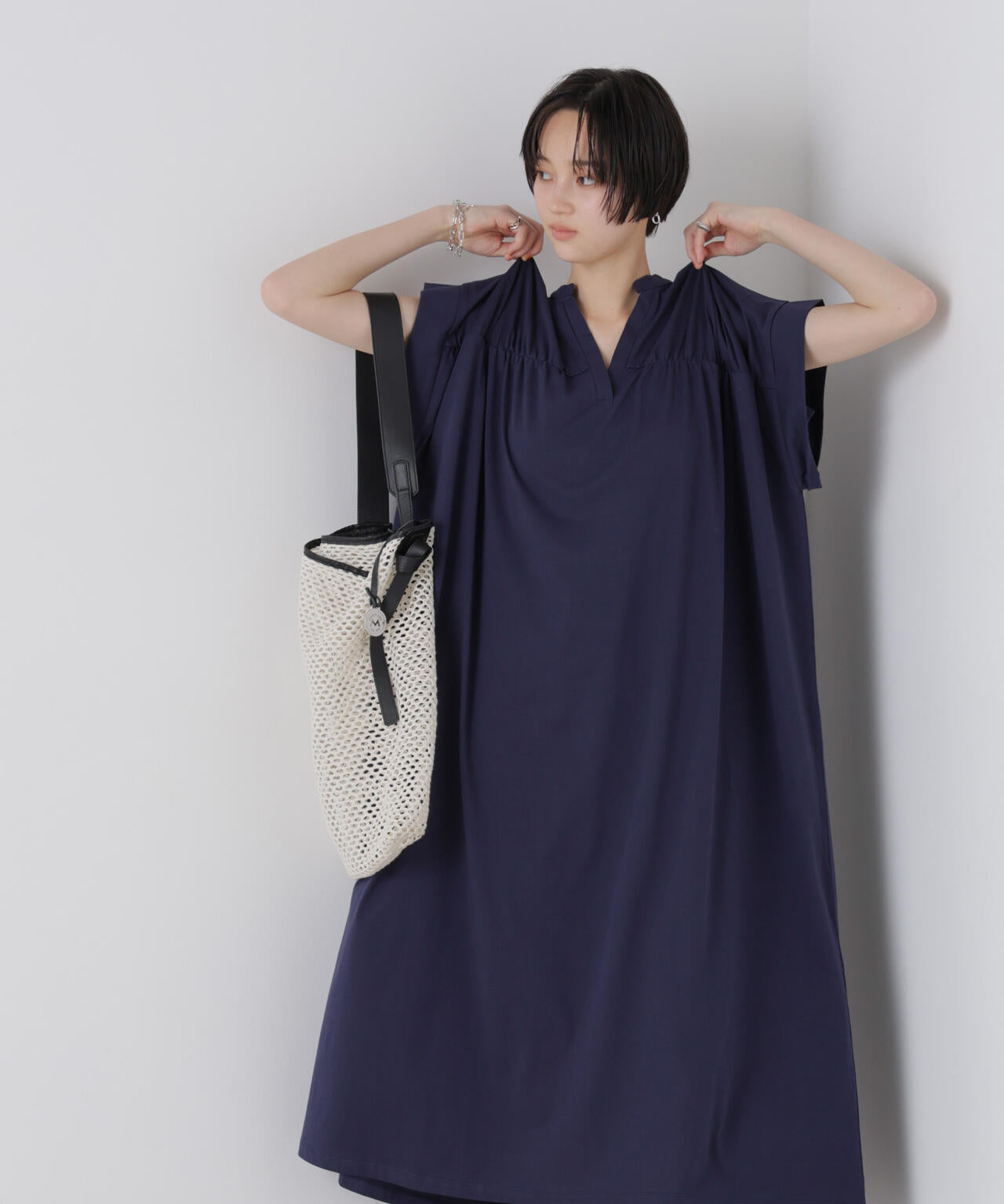 【新品タグ付】23区 スキッパー ワンピース 濃紺 サイズ48 接触冷感コットンプレーティング天竺ギャザースキッパーワンピース