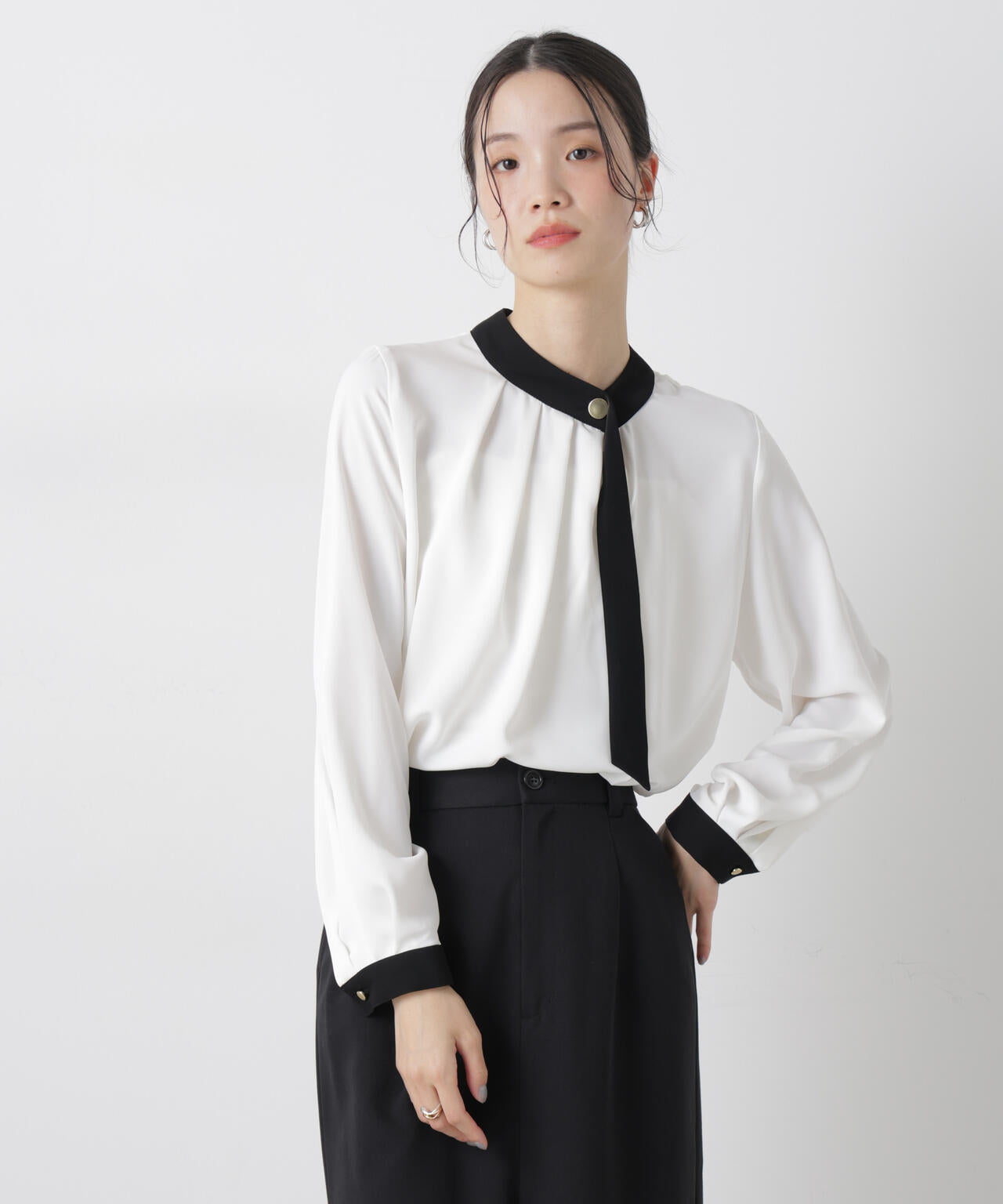 なお フロントタックバイカラーボータイブラウス | NANO universe（ナノ