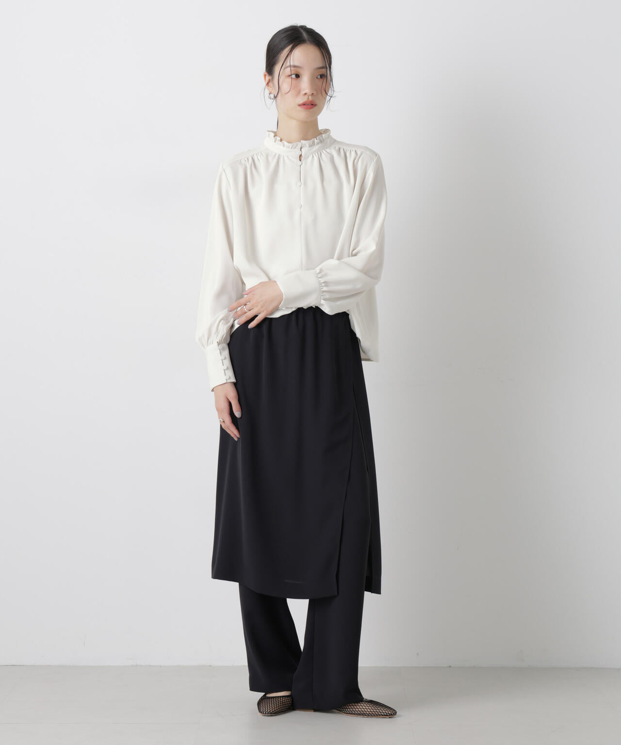 前後2wayスタンドカラーギャザーブラウス