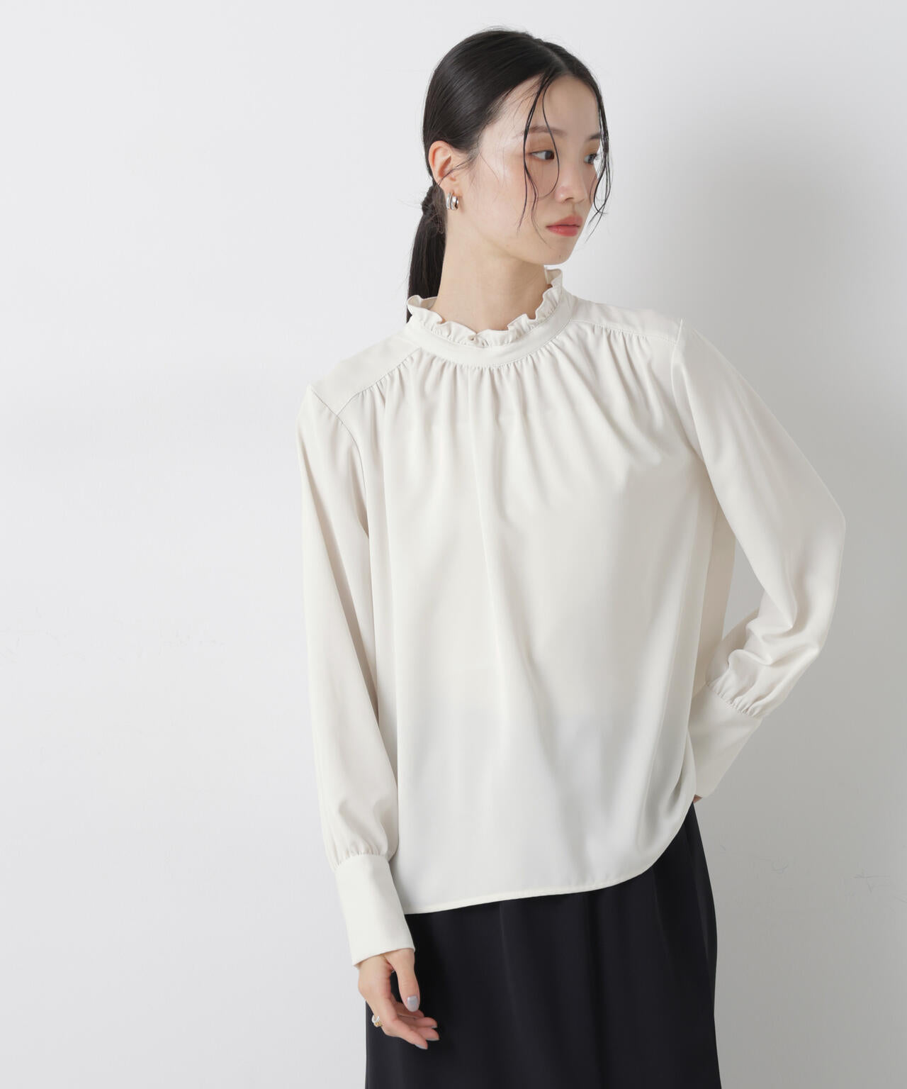 前後2wayスタンドカラーギャザーブラウス
