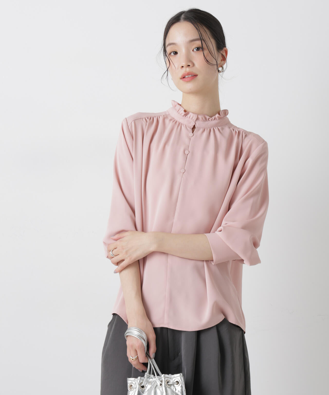 前後2wayスタンドカラーギャザーブラウス