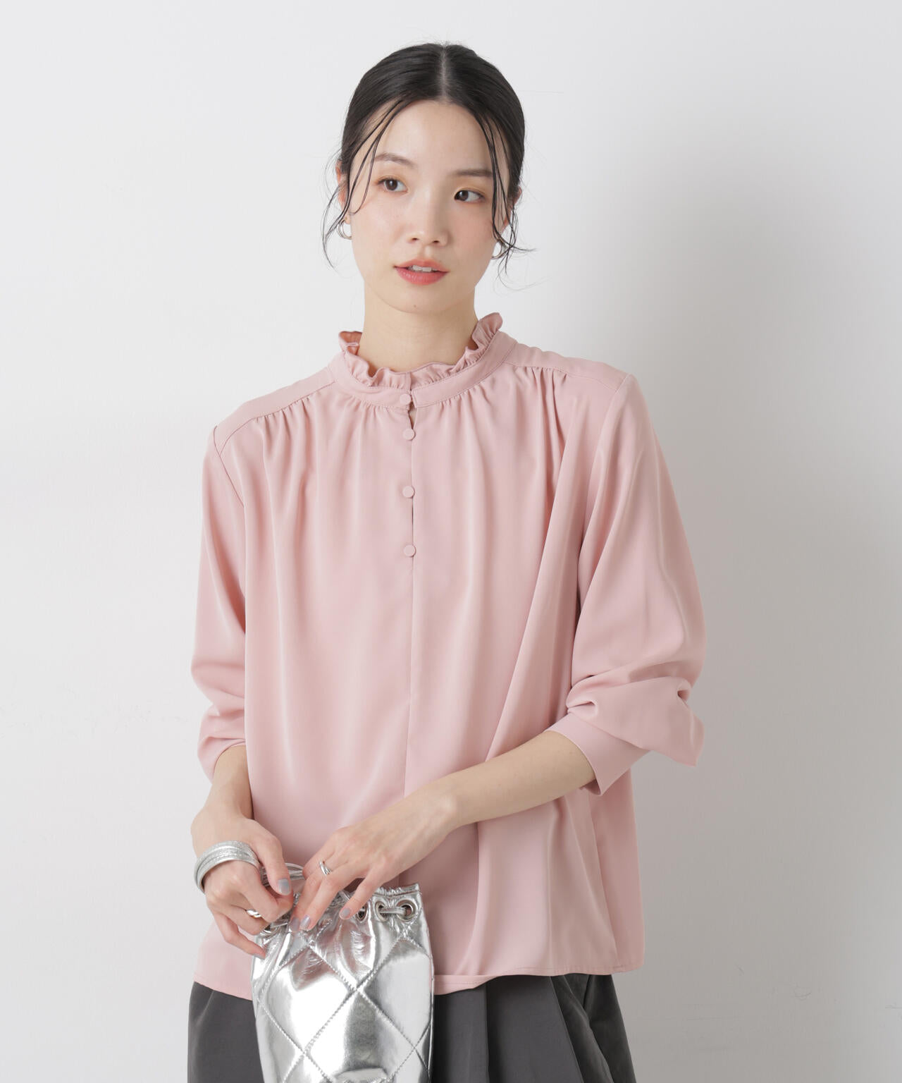 前後2wayスタンドカラーギャザーブラウス