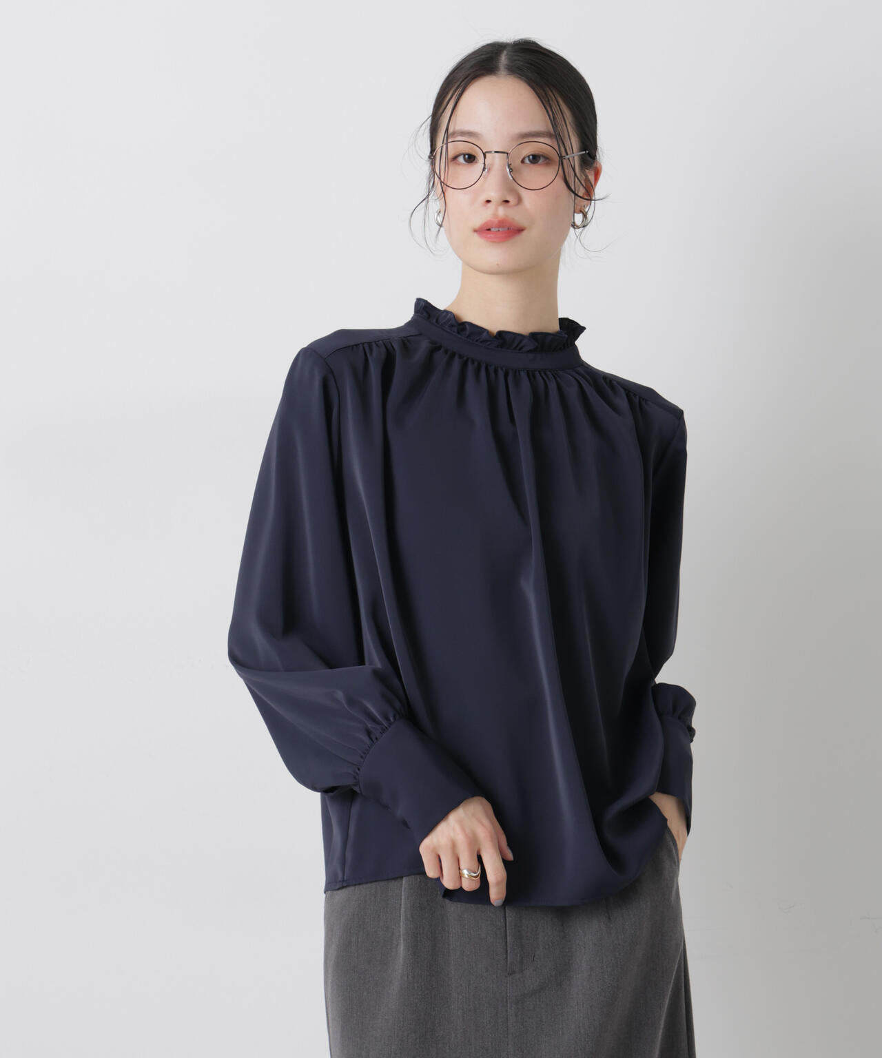 前後2wayスタンドカラーギャザーブラウス