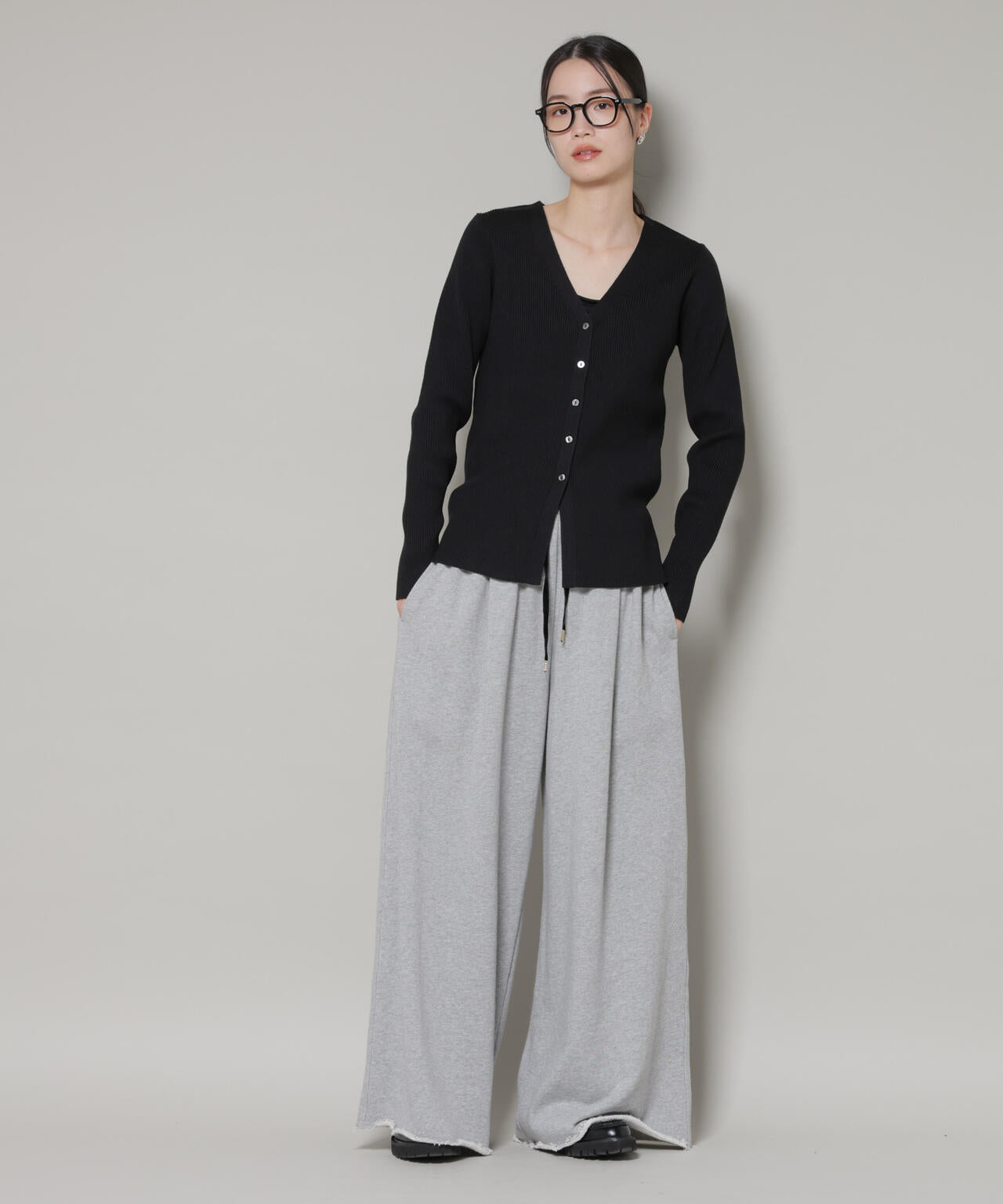 裾スリットVネックリブカーディガン