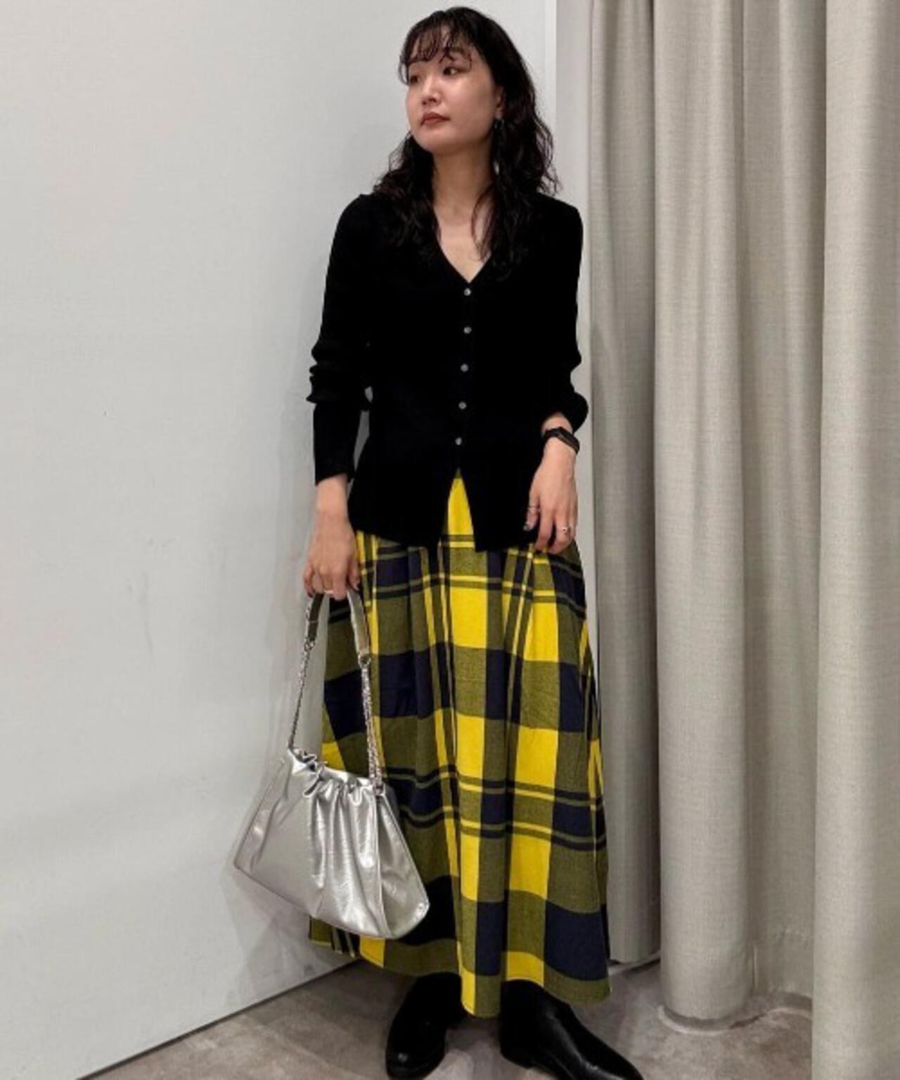 裾スリットVネックリブカーディガン