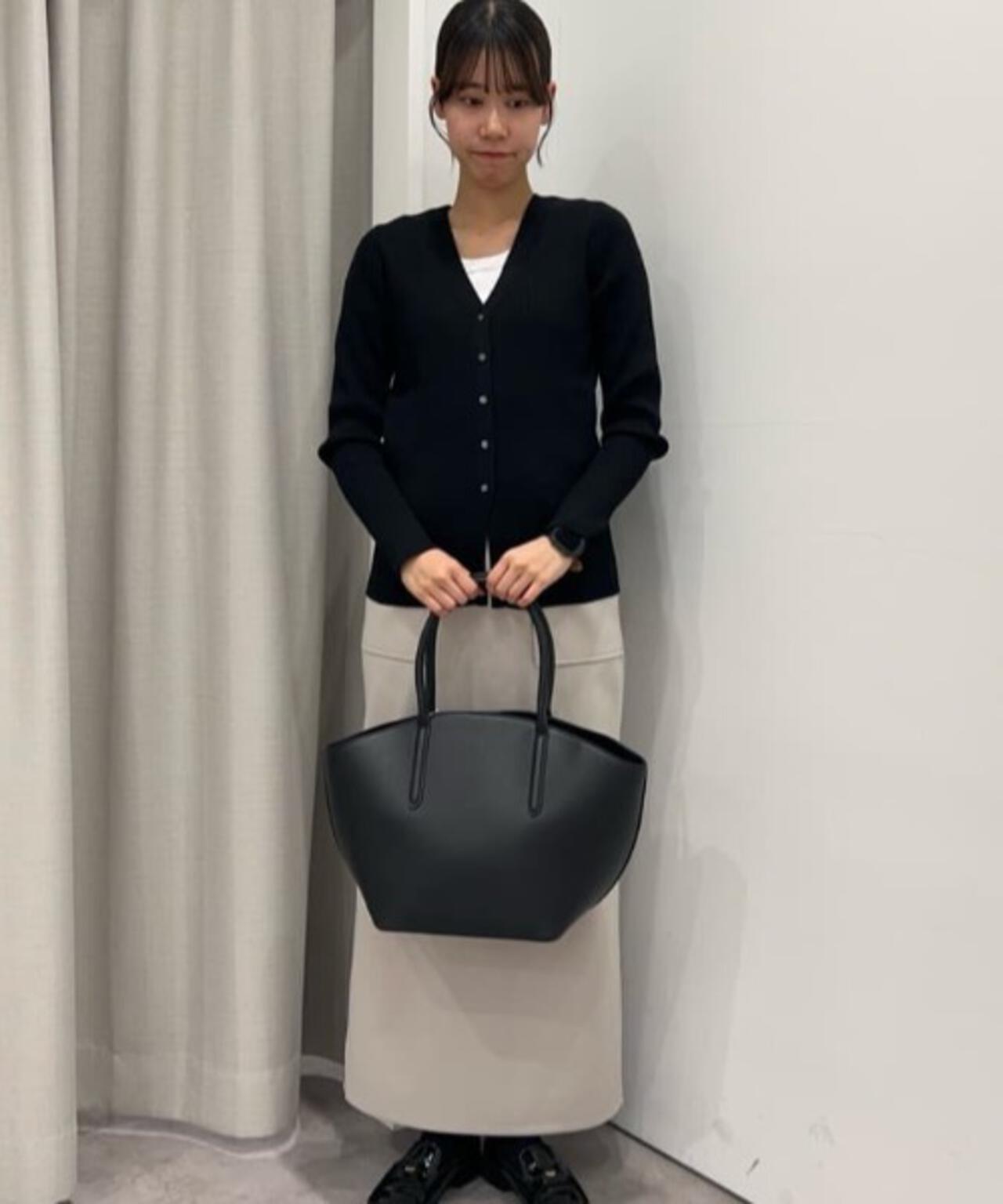 裾スリットVネックリブカーディガン