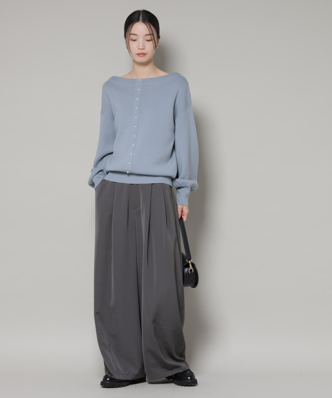 前後2wayセンターパール釦プルオーバーニット