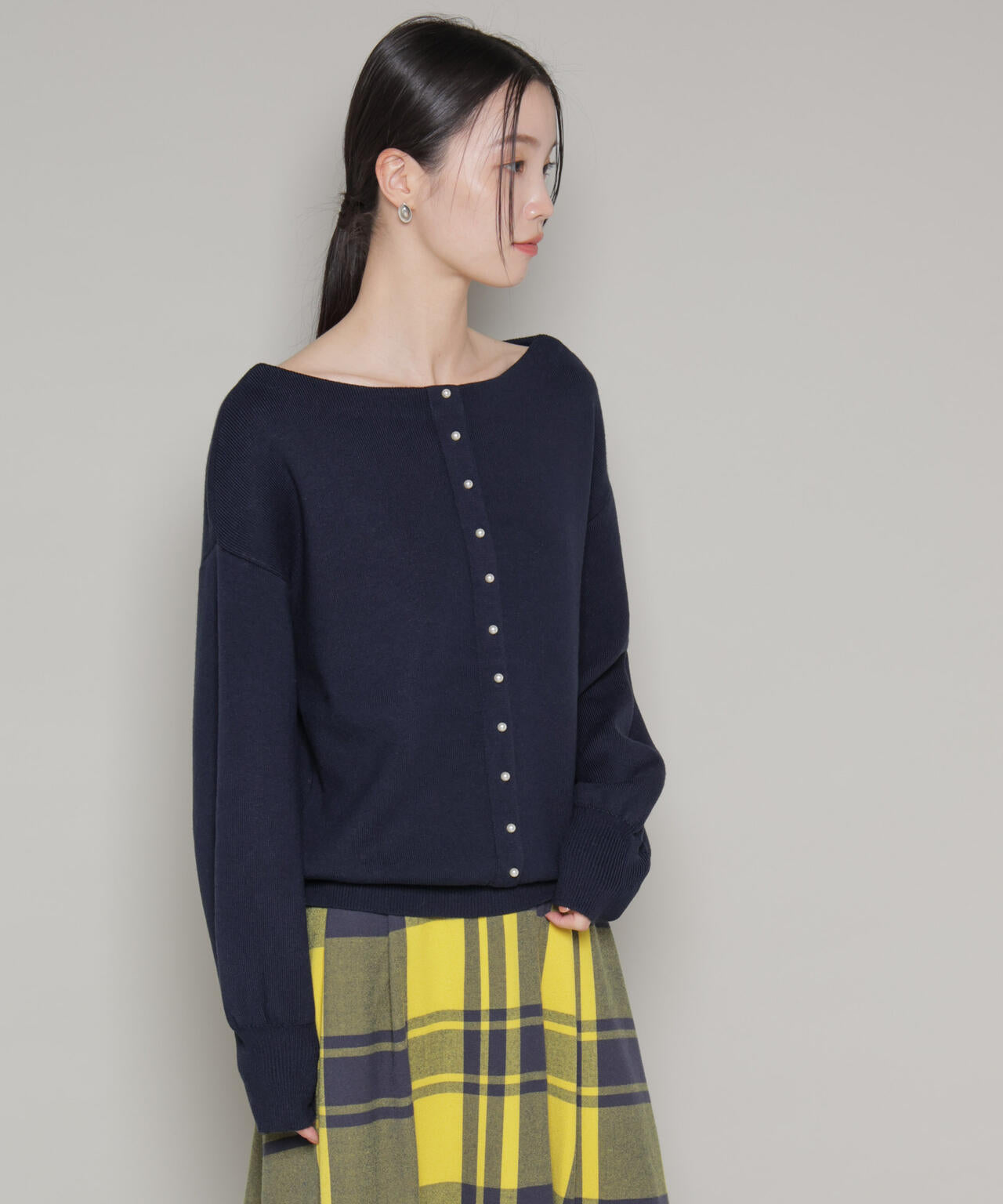 前後2wayセンターパール釦プルオーバーニット