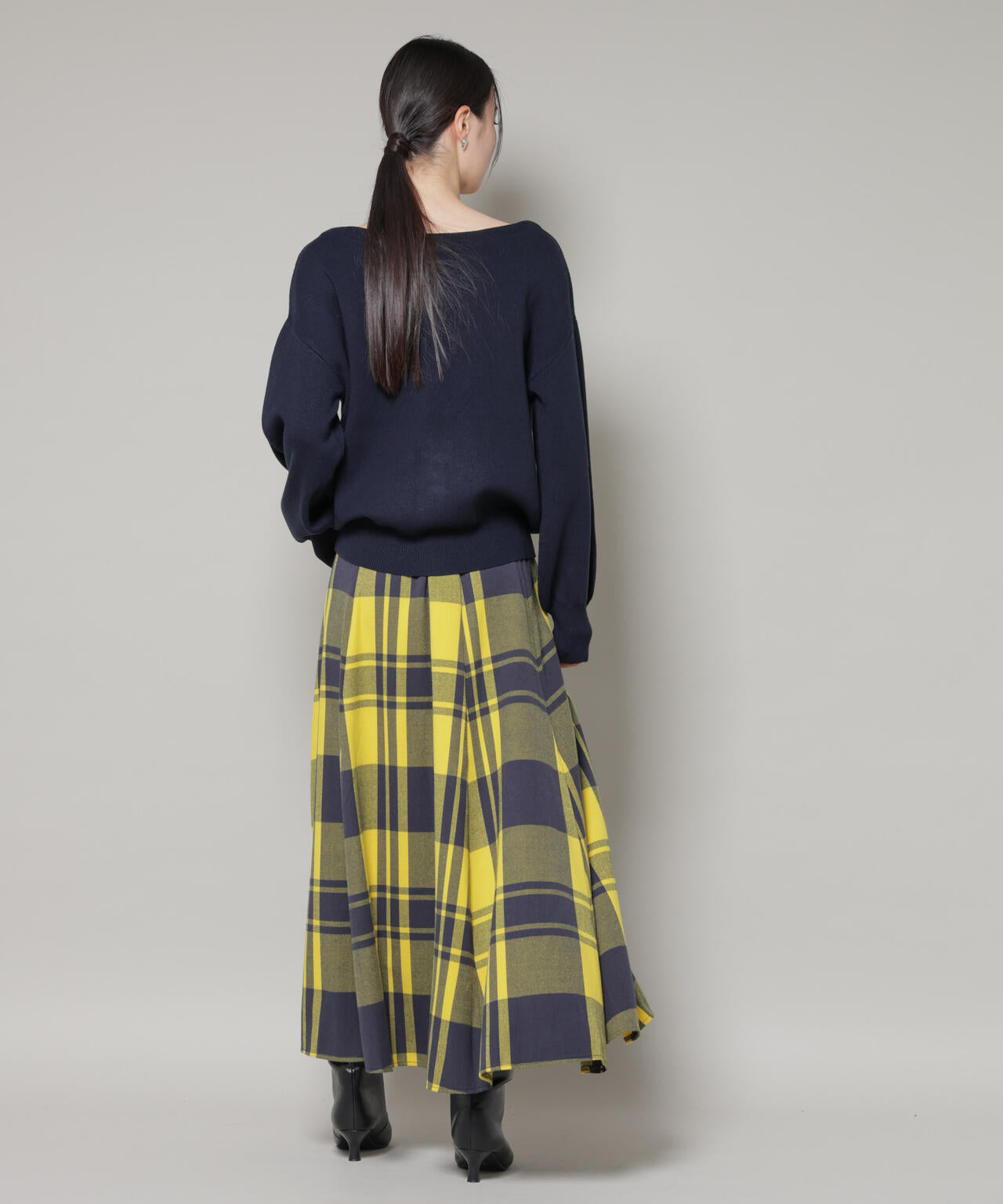 前後2wayセンターパール釦プルオーバーニット