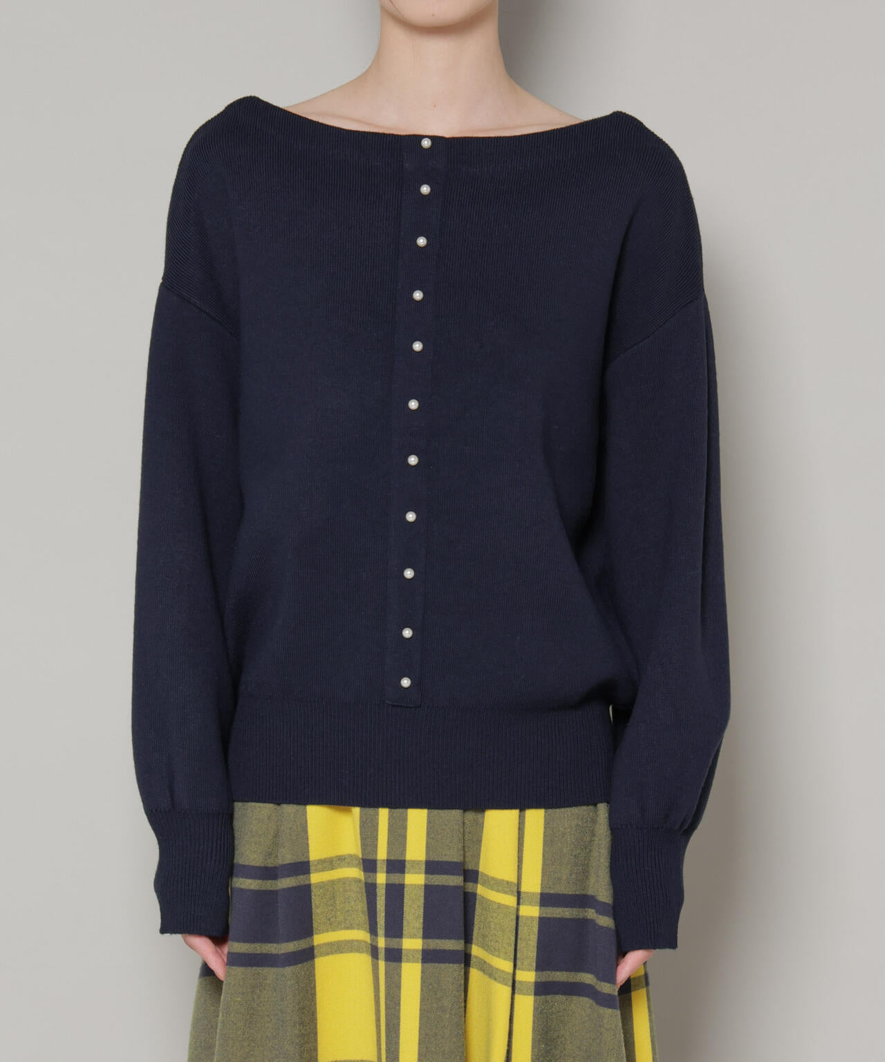 前後2wayセンターパール釦プルオーバーニット