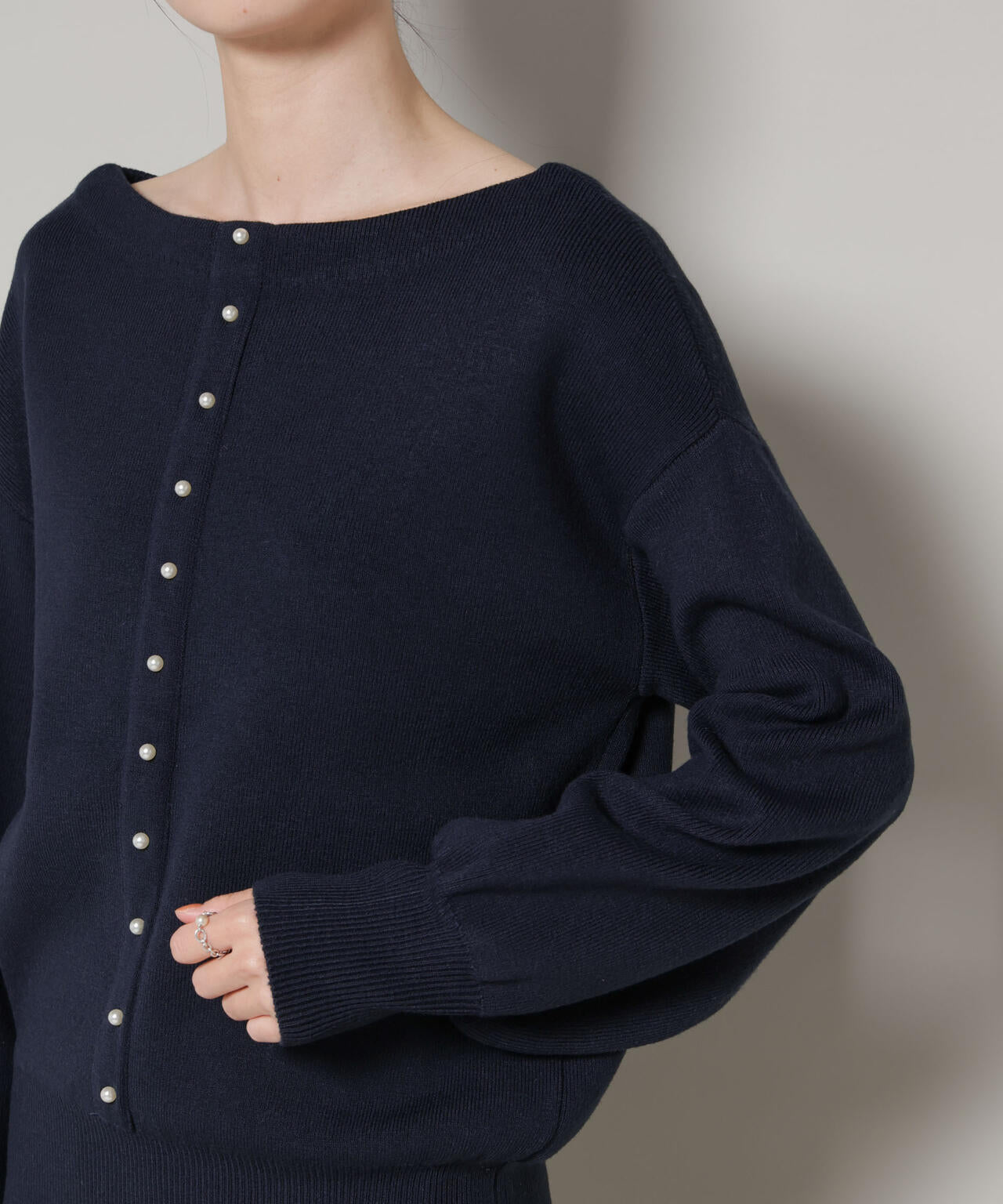 前後2wayセンターパール釦プルオーバーニット